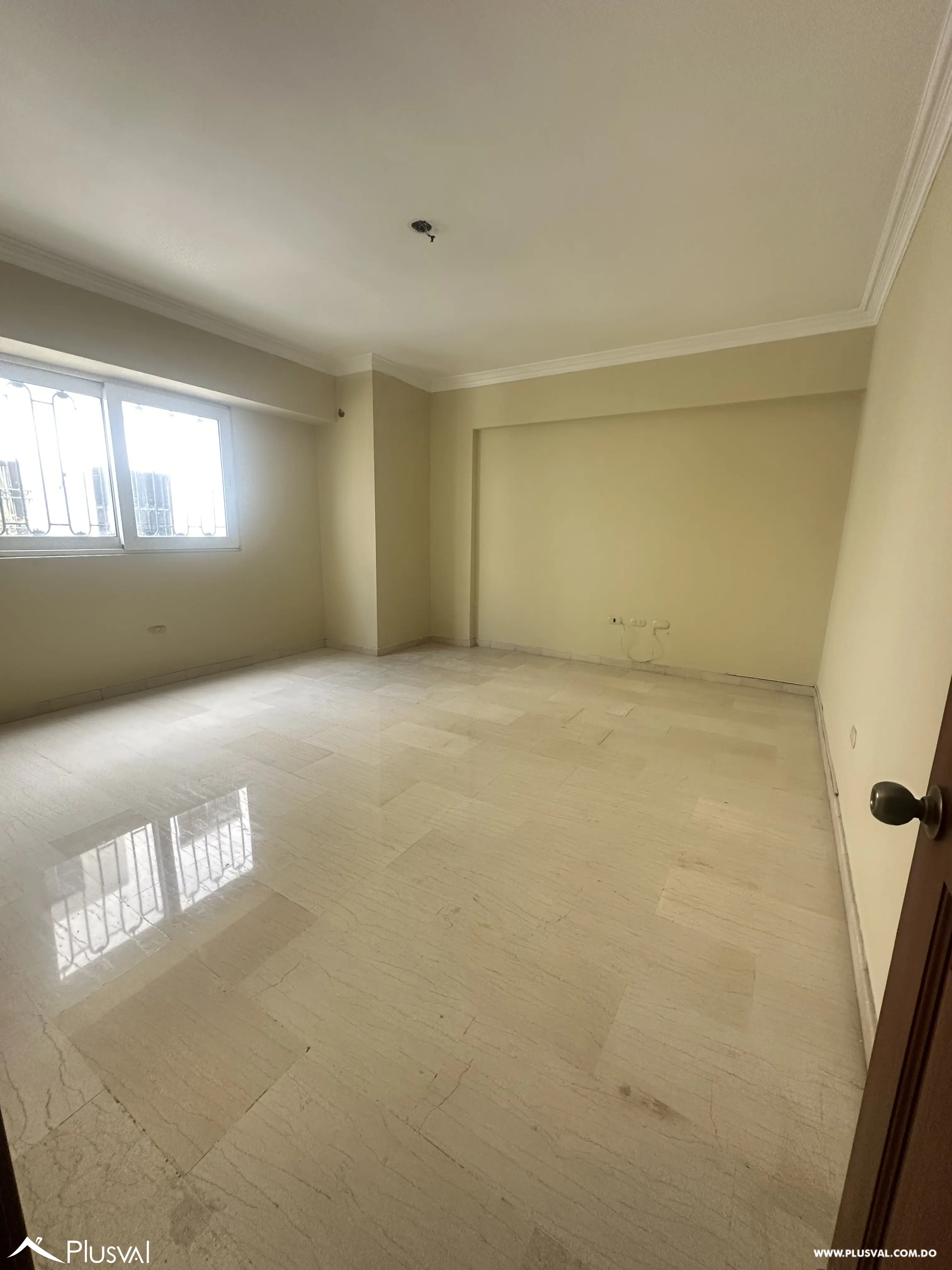 Elegante apartamento clásico en Naco – amplitud, ubicación y distinción 500978