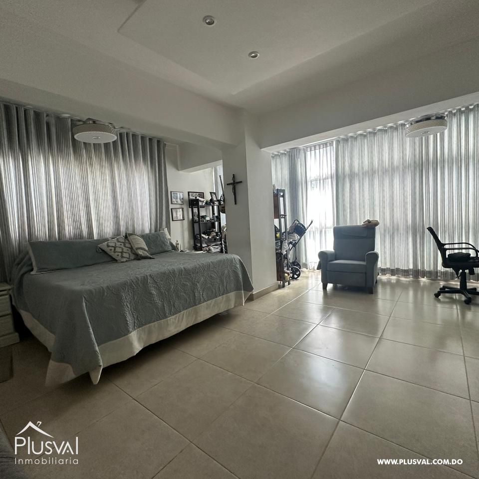 PH en venta en Evaristo Morales, a pasos de la Churchill. 406354