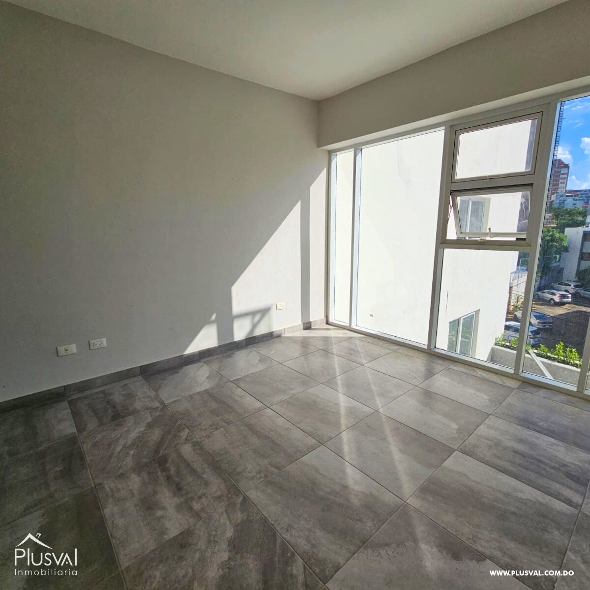 Apartamento de 3 hab + Estudio en venta en Serrallés 412146