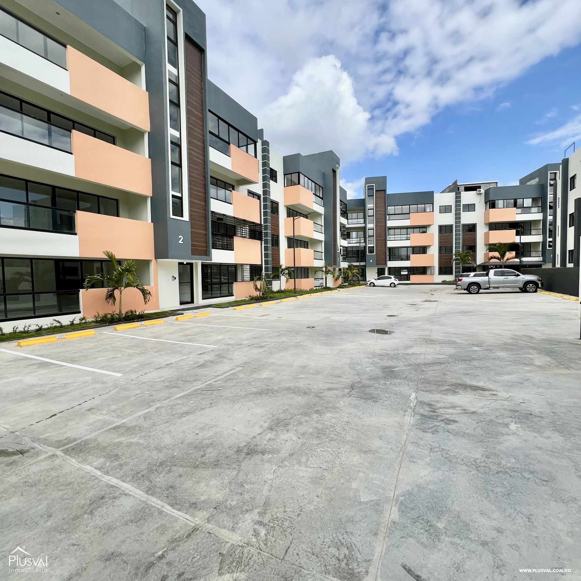 Apartamento con terraza de 80 Mt2 de venta en la AV. Jacobo Majluta 415401