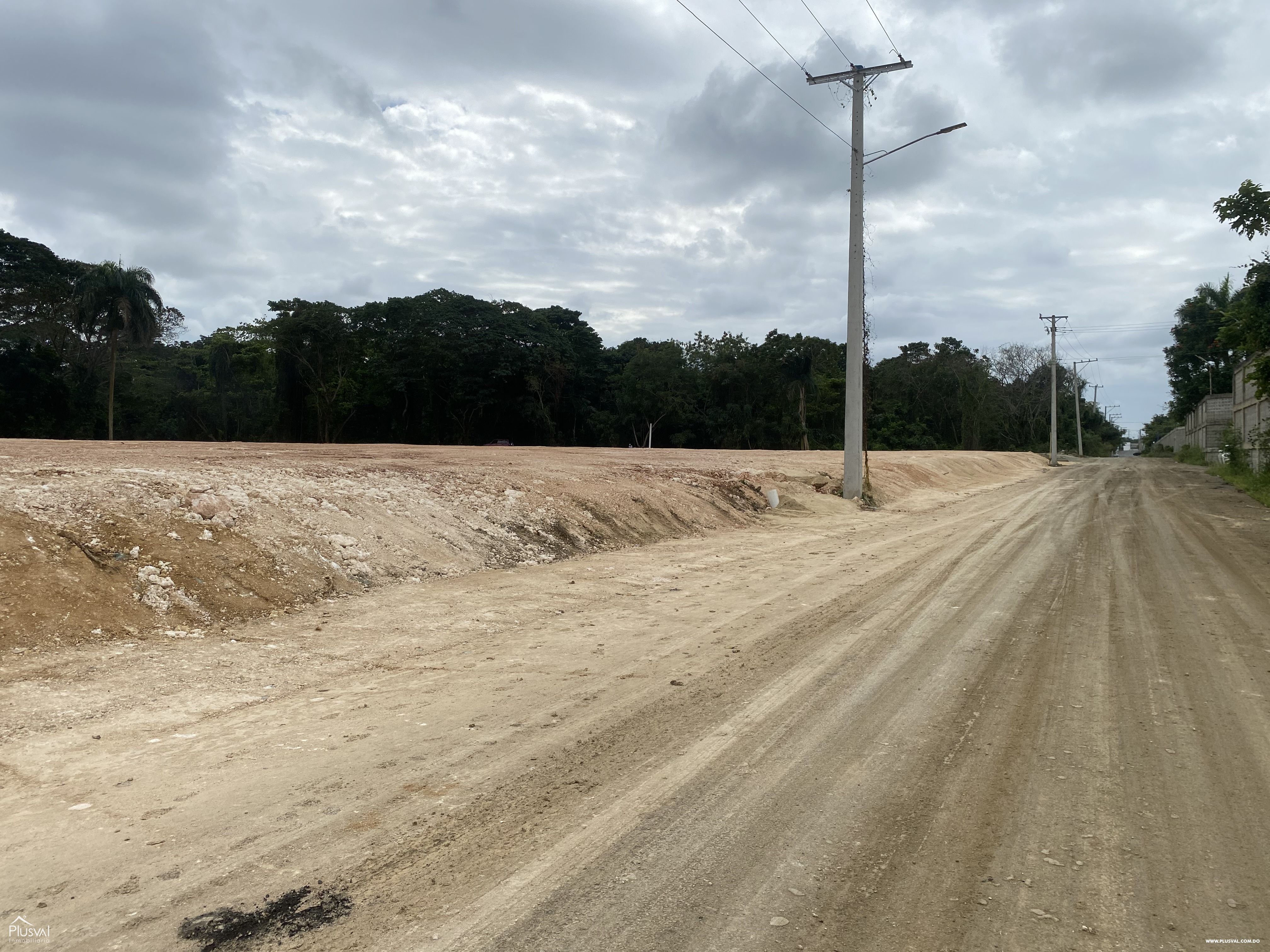 Solar Ubicado en la Autopista Duarte km 17 Para Construccion de Naves 381190