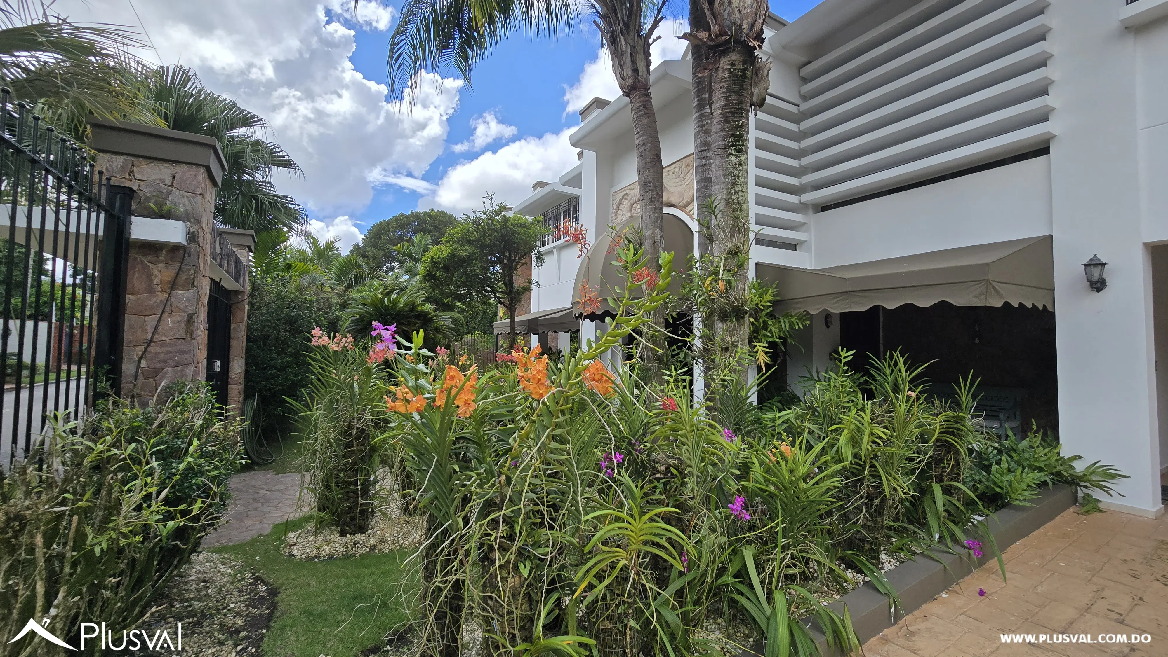 Un Hogar para Crear Recuerdos Inolvidables, Casa en Venta en Cuesta Hermosa I. 479598