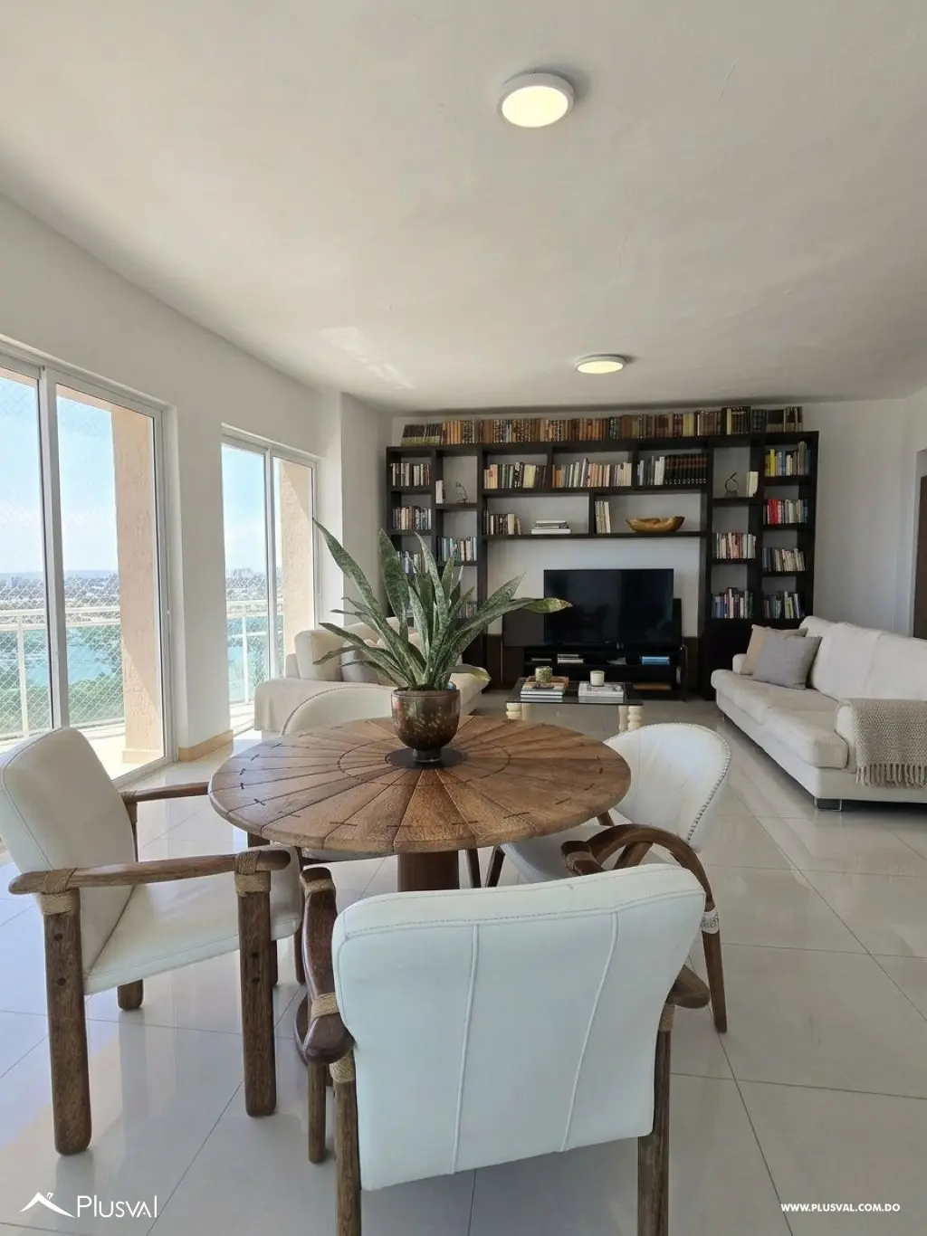 Amplio apartamento en alquiler amueblado frente al mar. 535306