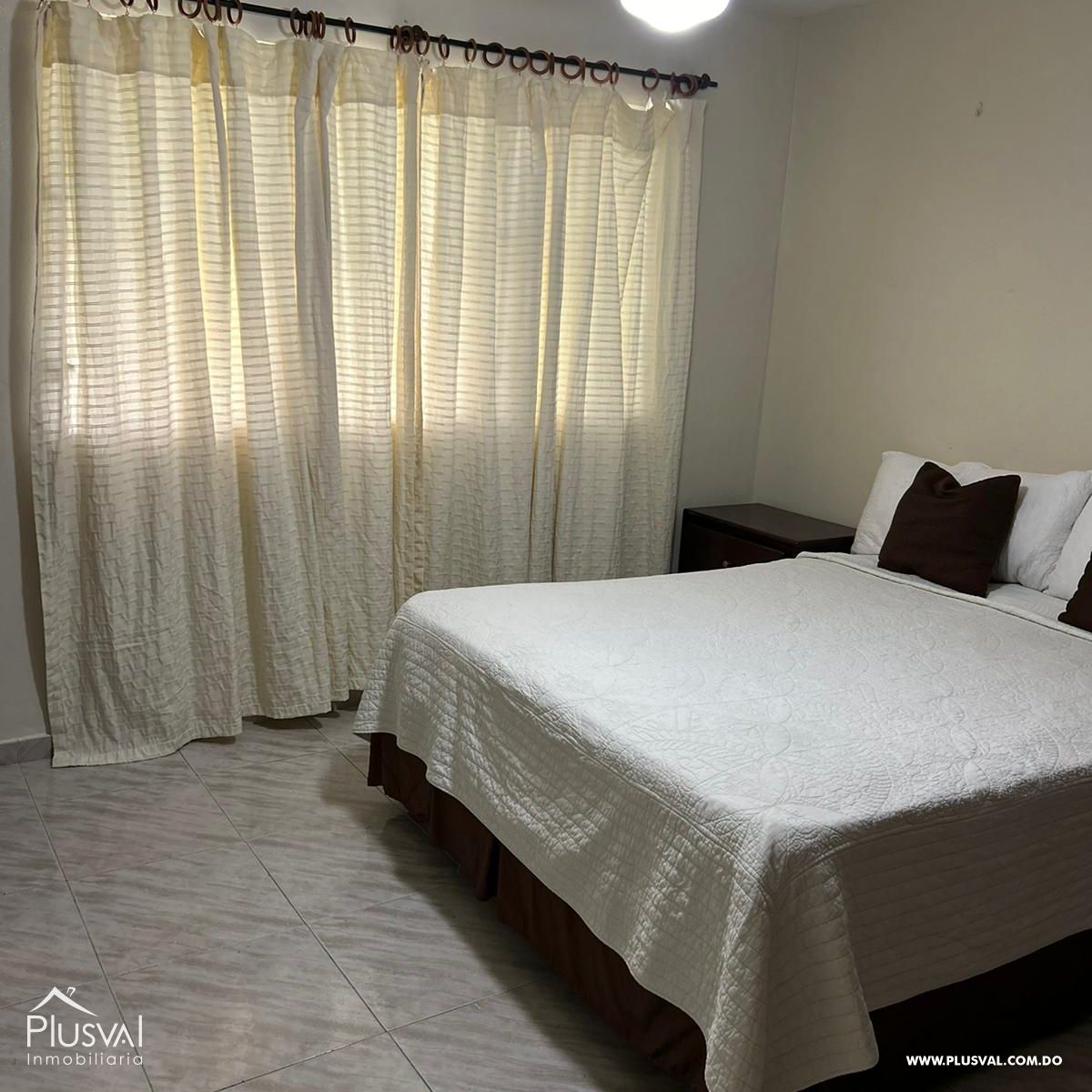 Alquiler de Apartamento Clásico de 3 Habitaciones Amueblado en Piantini 504781
