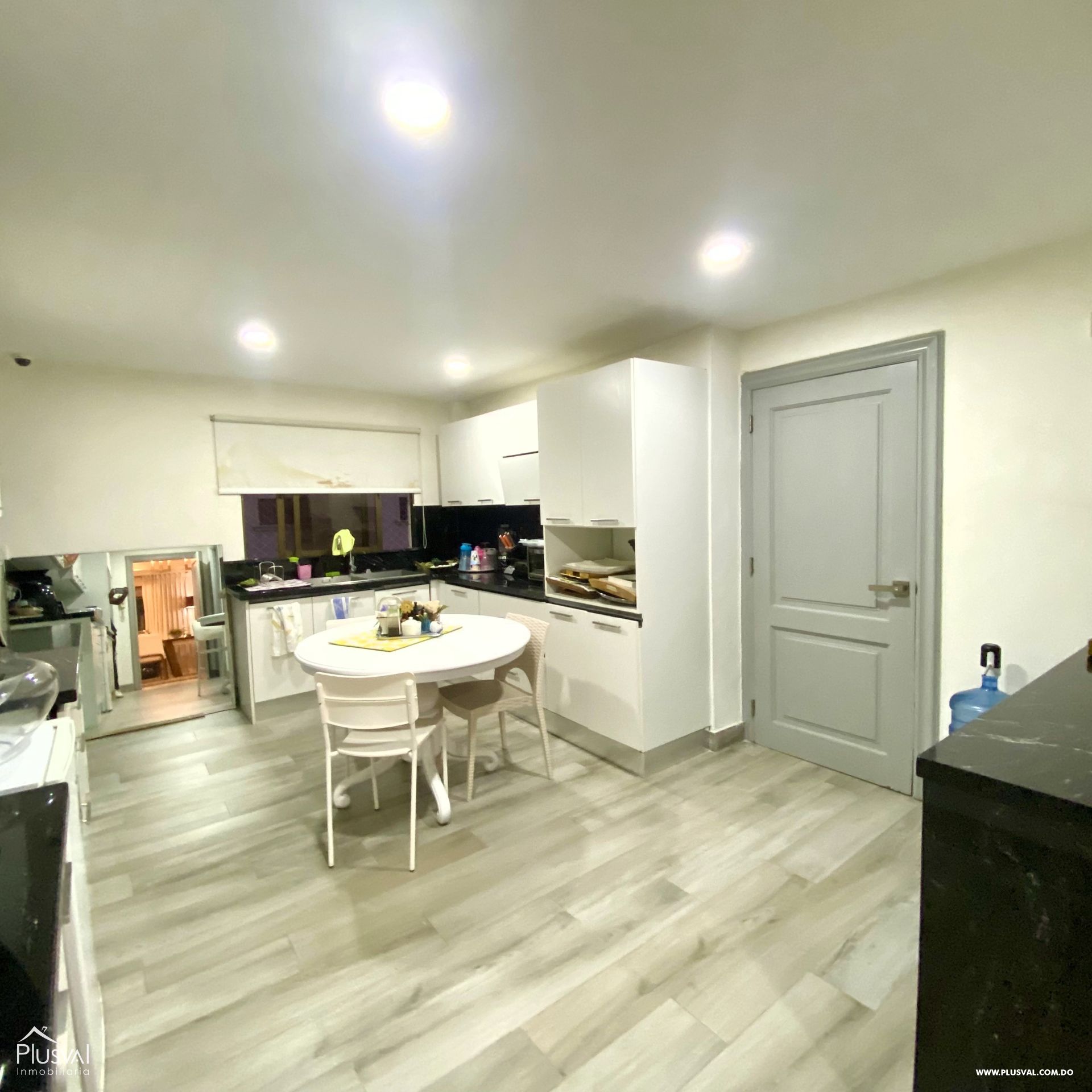 Apartamento Clásico modernizado en Paraíso con Amplios Espacios 380129