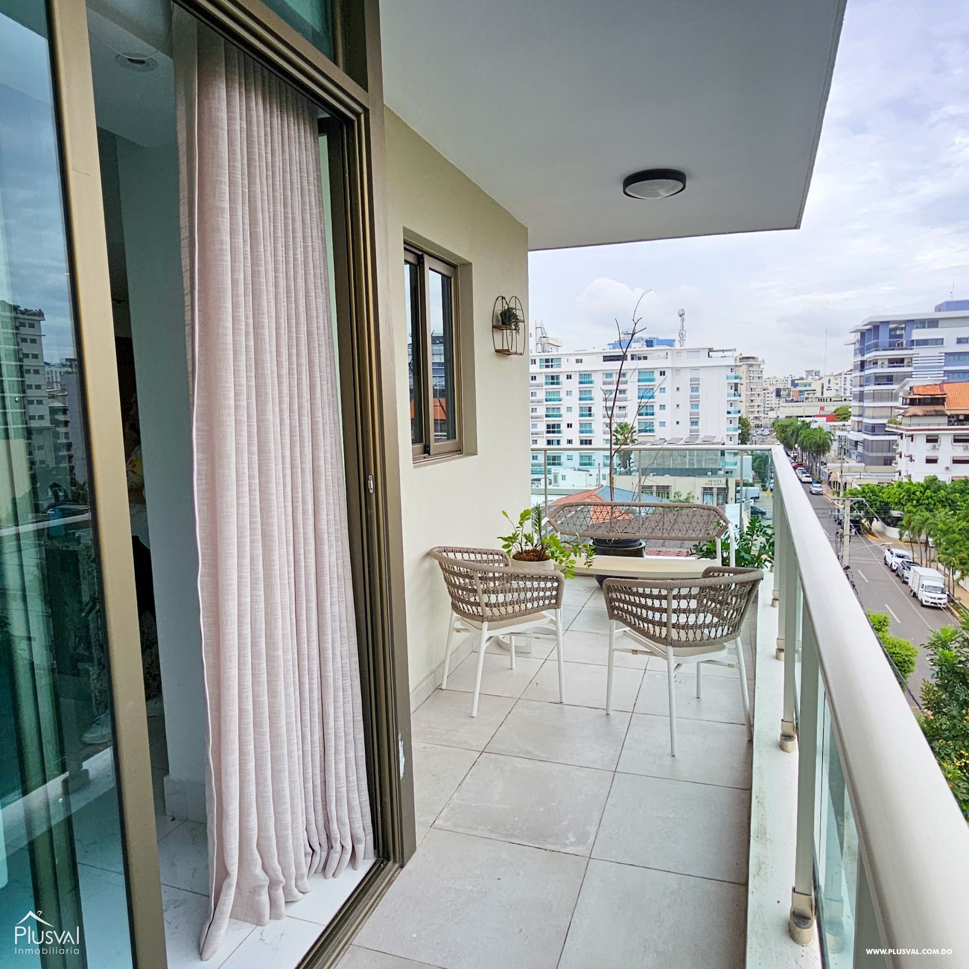 Apartamento en torre de lujo en Piantini. 359365