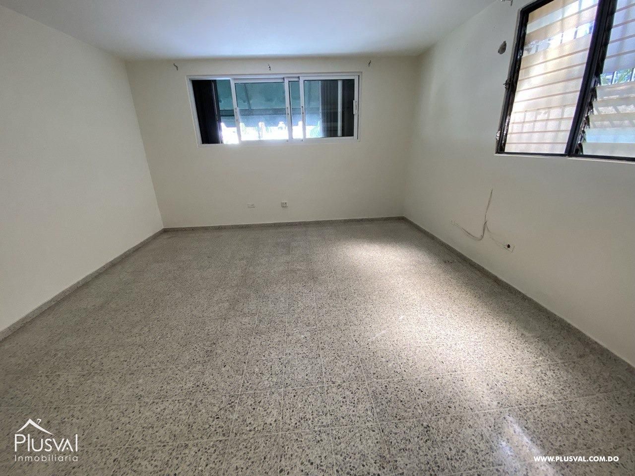 Local Comercial Amplio en Alquiler en Naco con Parqueos y Entrada Independiente 492067