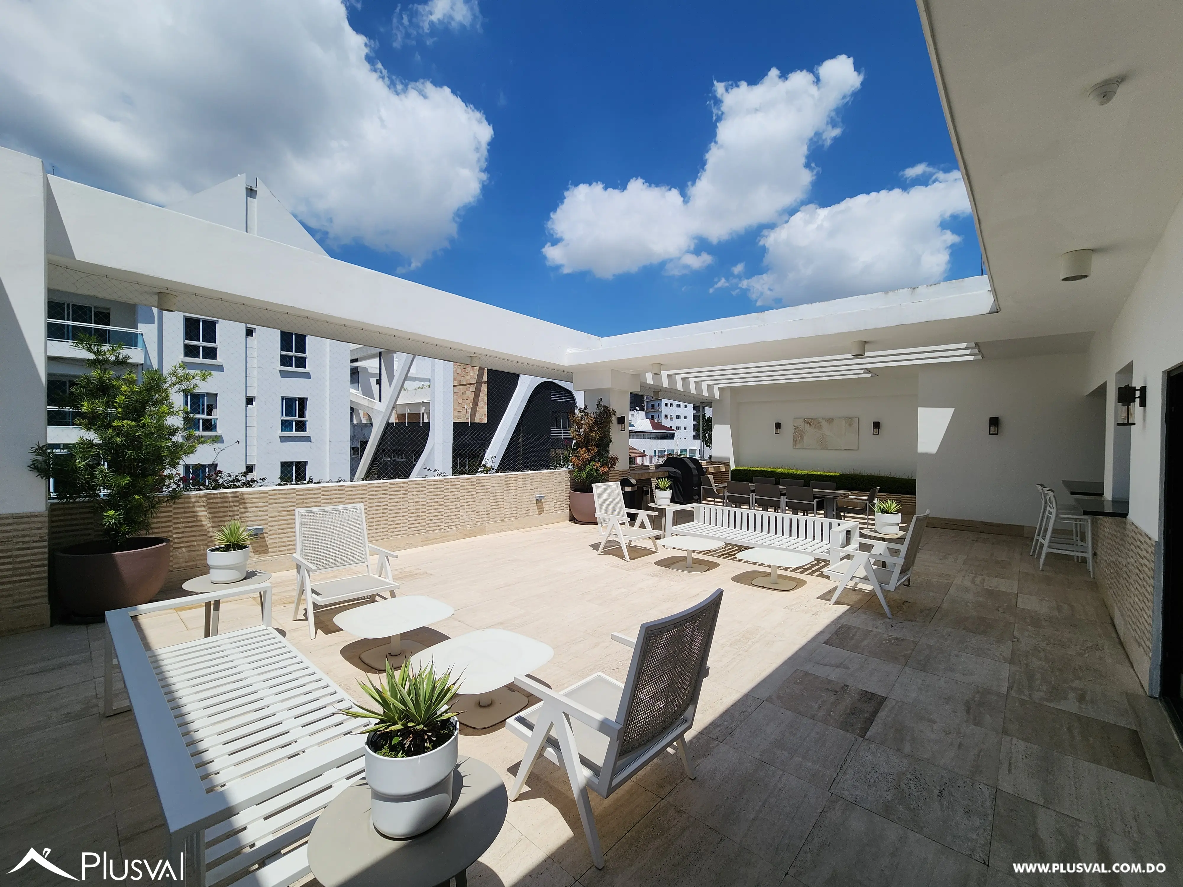 Apartamento con gran terraza en venta en Naco 465183