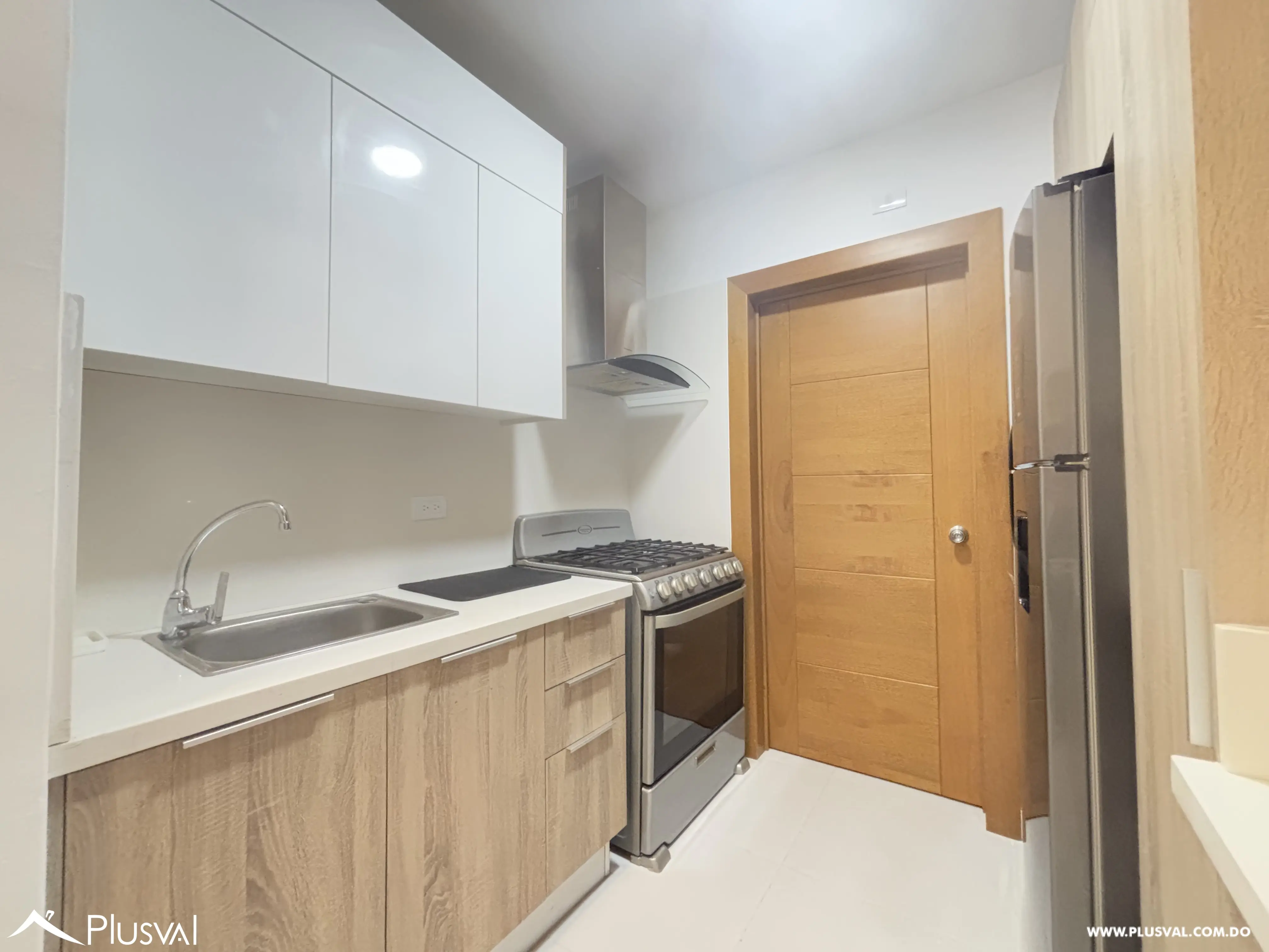 Apartamento amueblado de 1 habitación en Evaristo Morales 456016