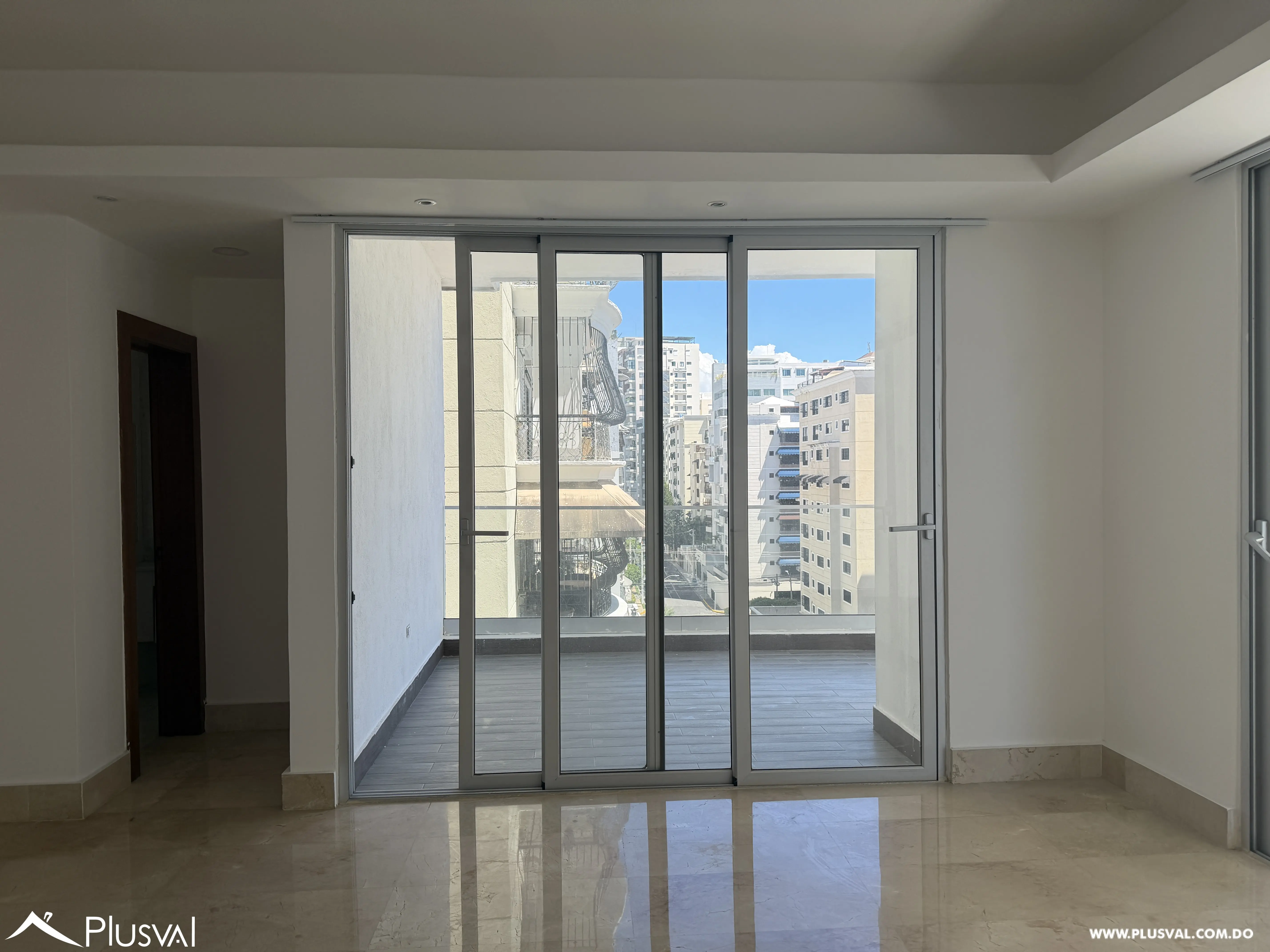 Amplio apartamento en venta de 3 habitaciones. 533463