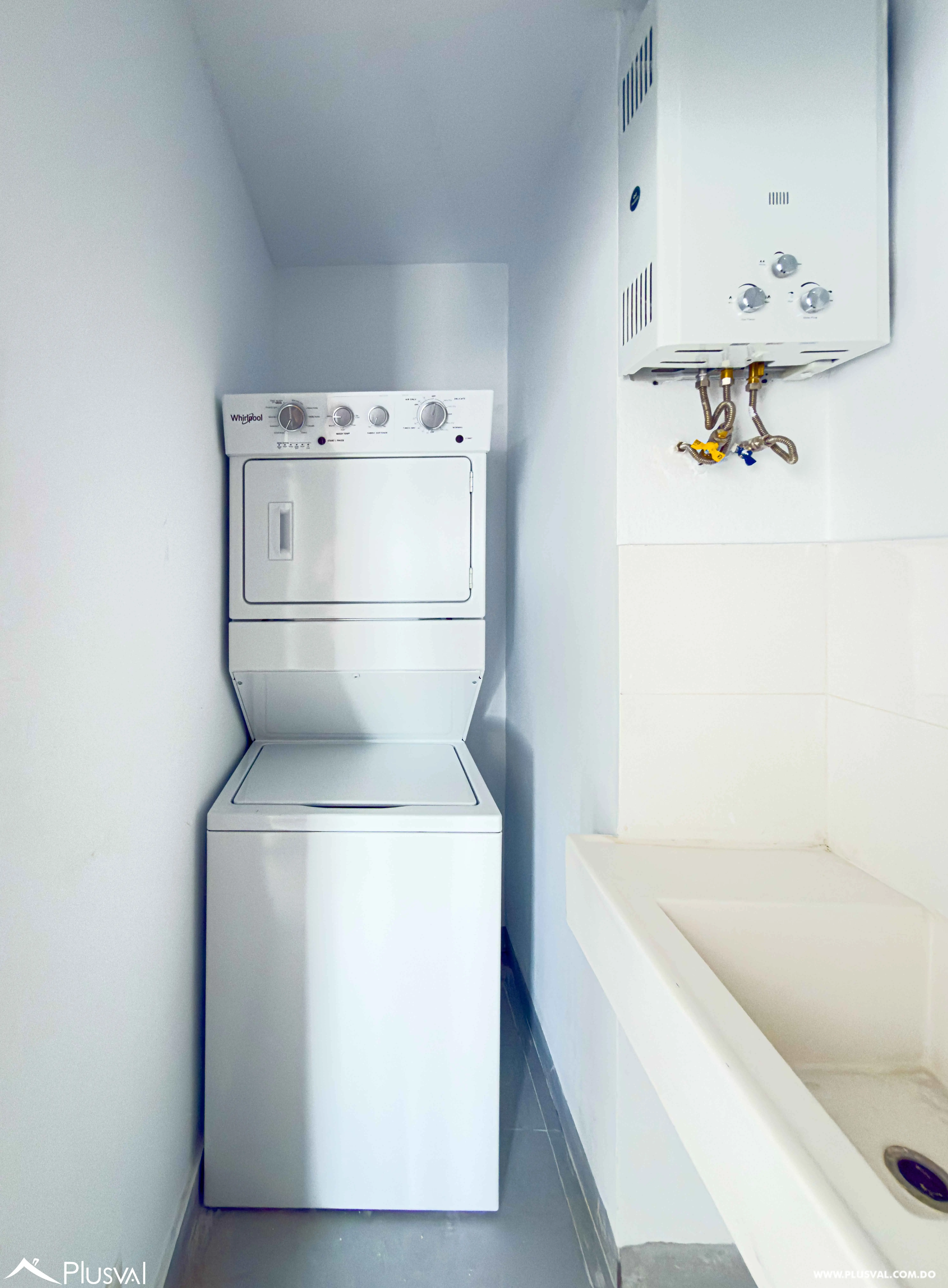 Apartamento de 1 Habitación en Alquiler en Naco – Piso 13 con Línea Blanca y Amenidades 491067