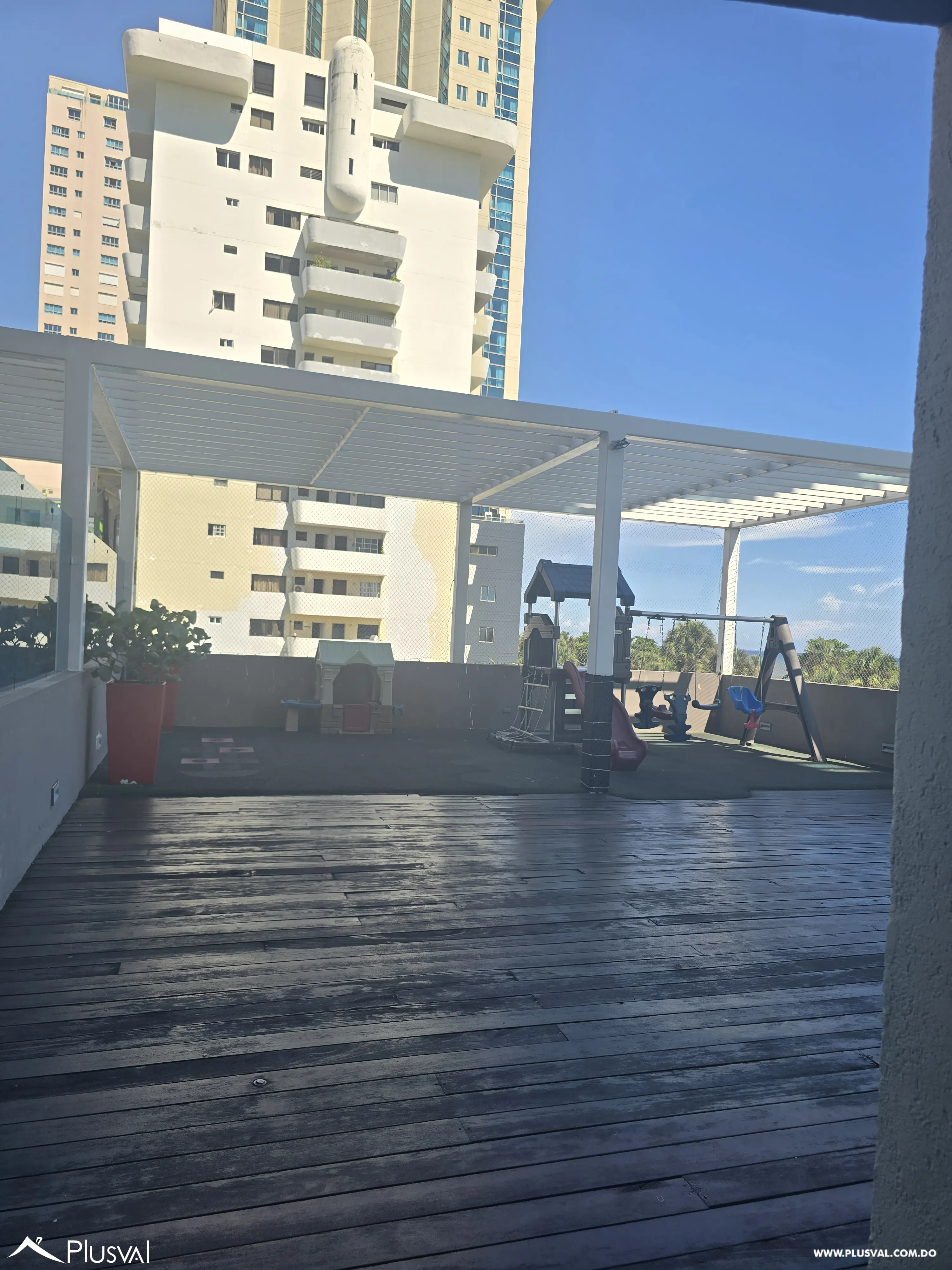 Amplio apartamento en alquiler amueblado frente al mar. 535319