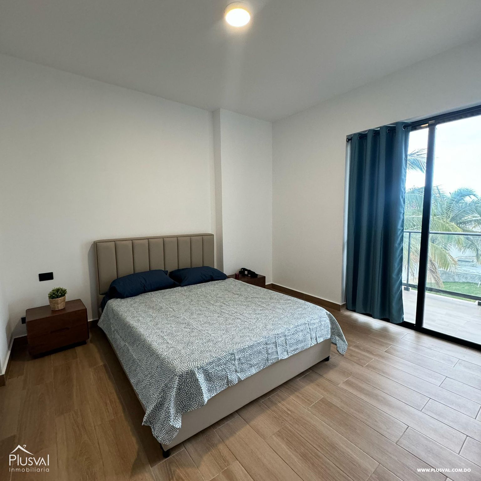 Apartamento amueblado en venta en central park at downtown punta cana con vista a la piscina 344106