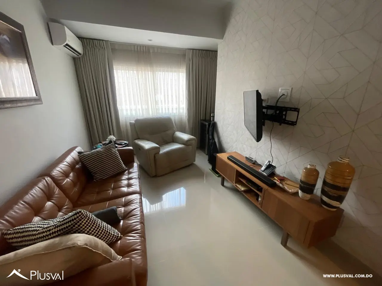 Hermoso apartamento en venta en Evaristo Morales 483000