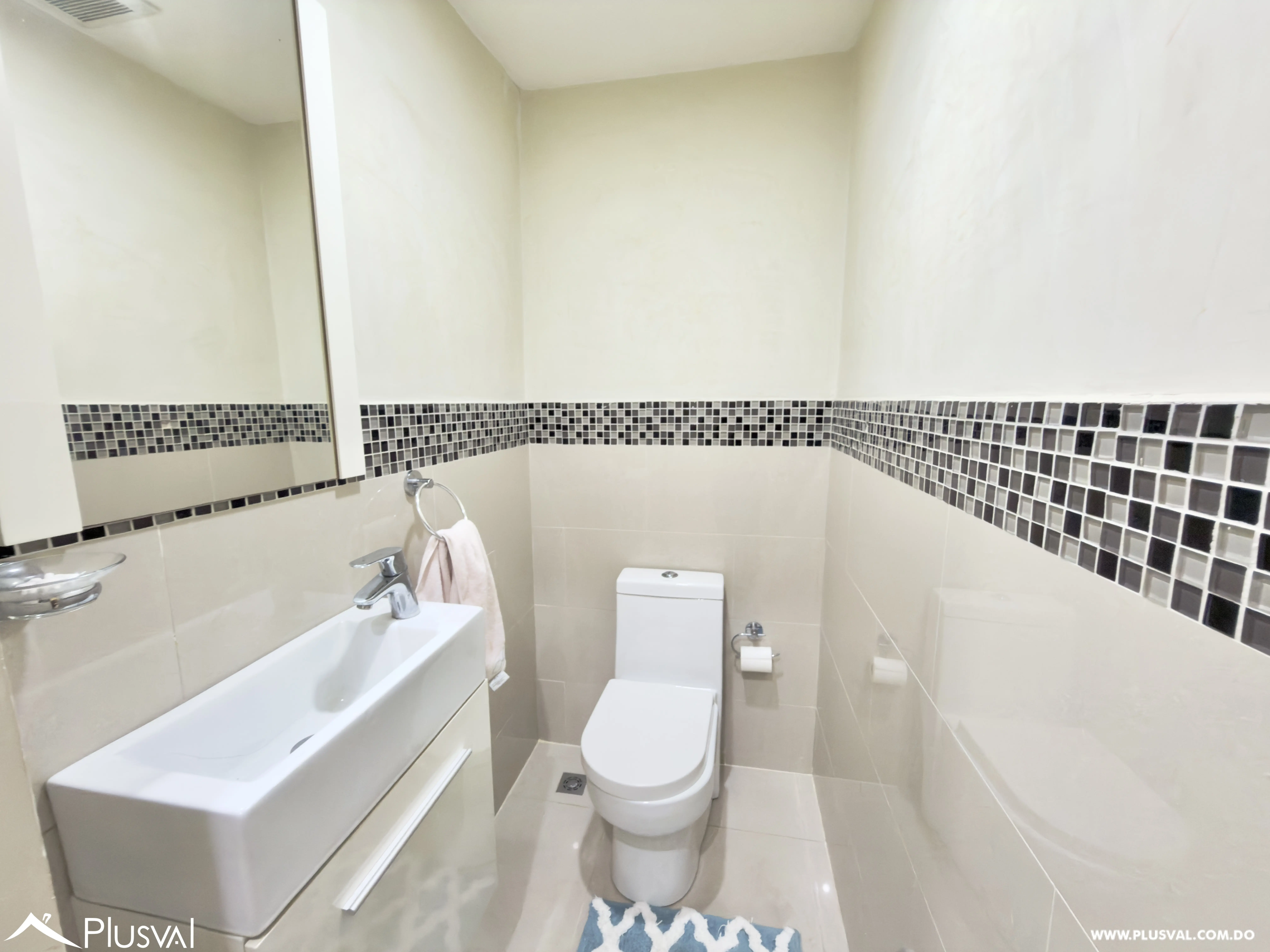 ALQUILER DE AMPLIO APARTAMENTO DE 3 HABITACIONES EN LOS CACICAZGOS CON LINEA BLANCA 523099