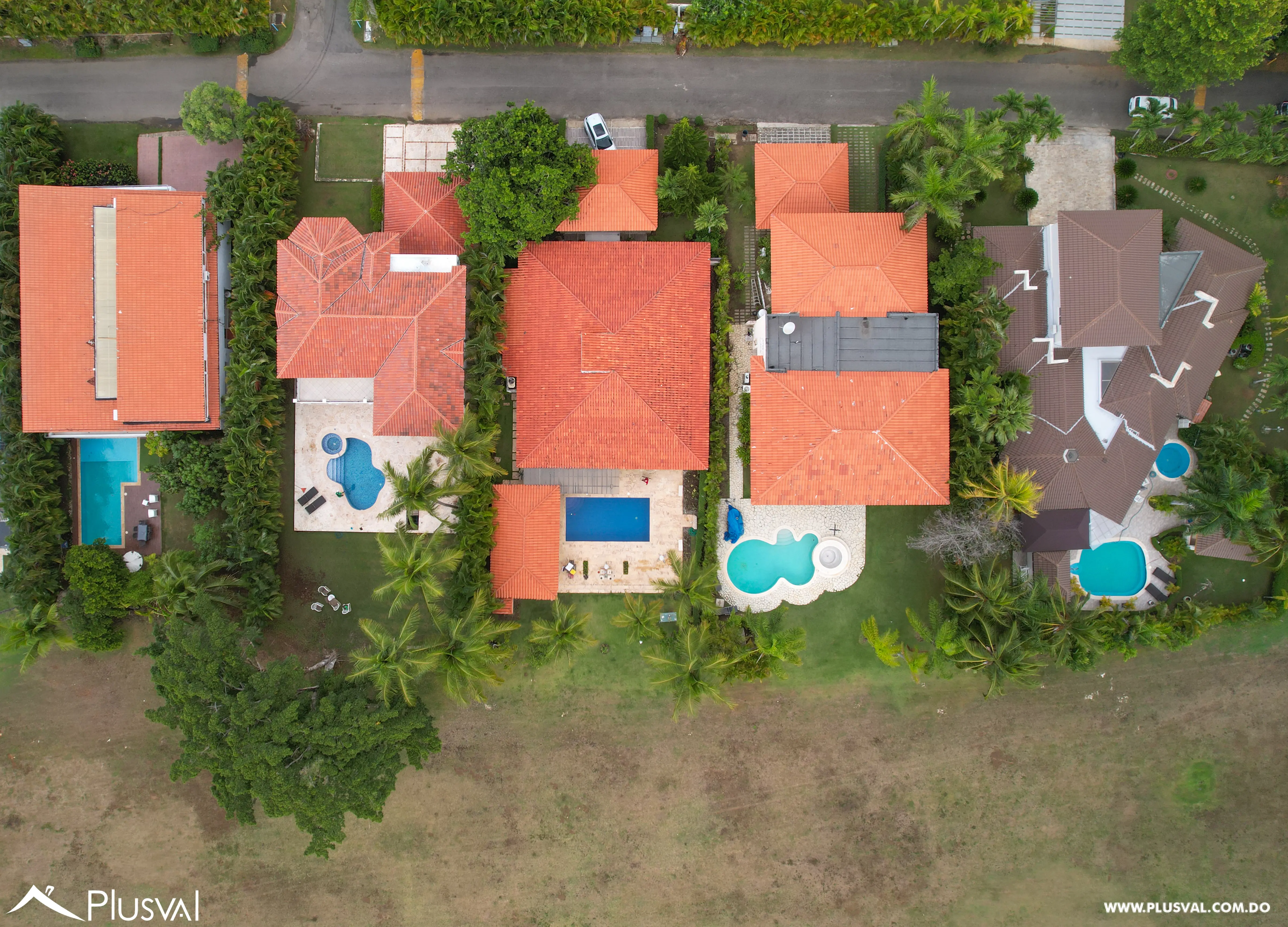 Villa en venta en metro Country Club con piscina privada y vista al campo de golf 456485
