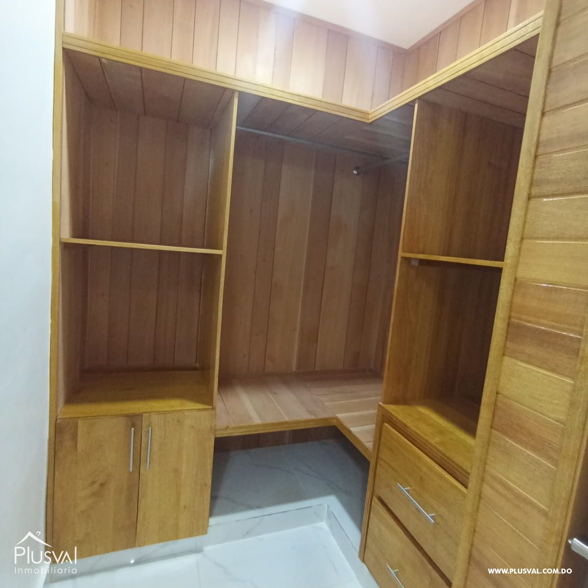 Hermosa Casa en proyecto Cerrado con fachada Moderna y amplios espacios 419371