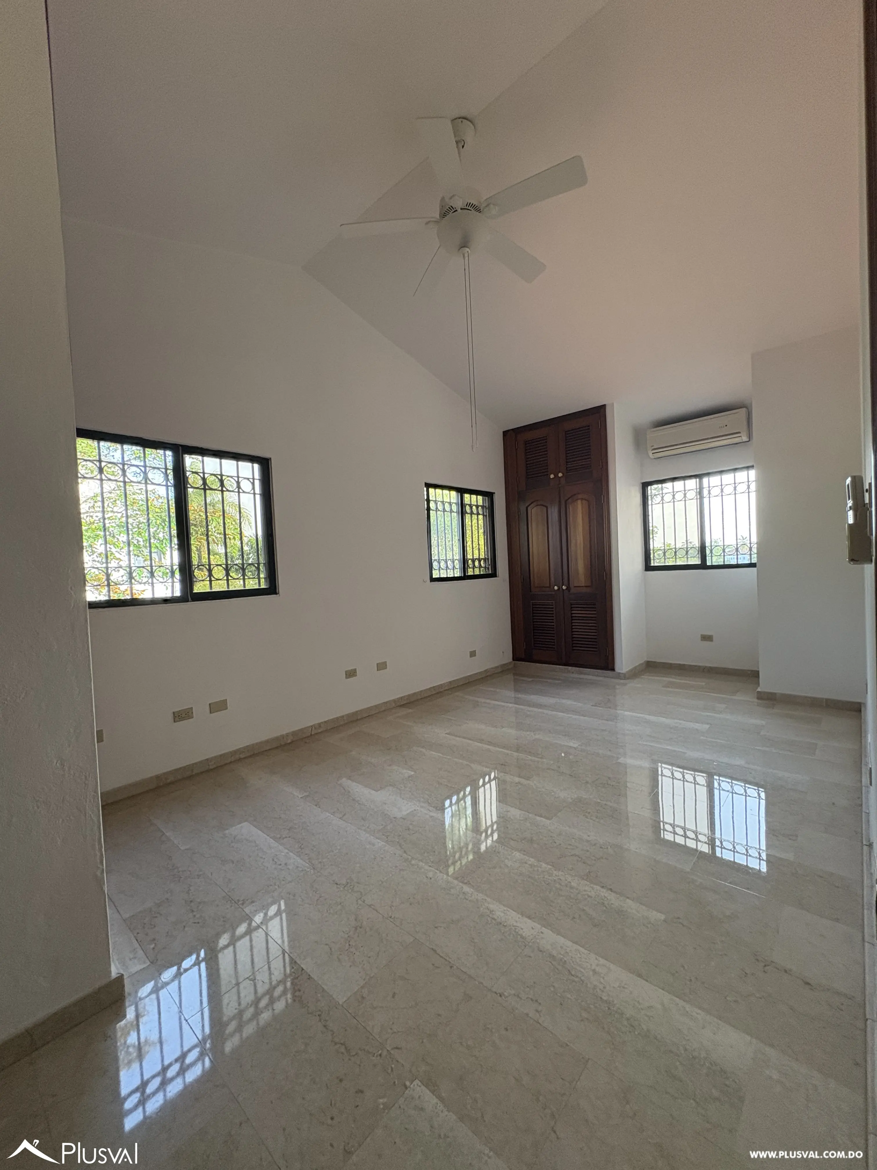 Casa en venta en Altos de Arroyo Hondo III con piscina y hermosa vista. 467027