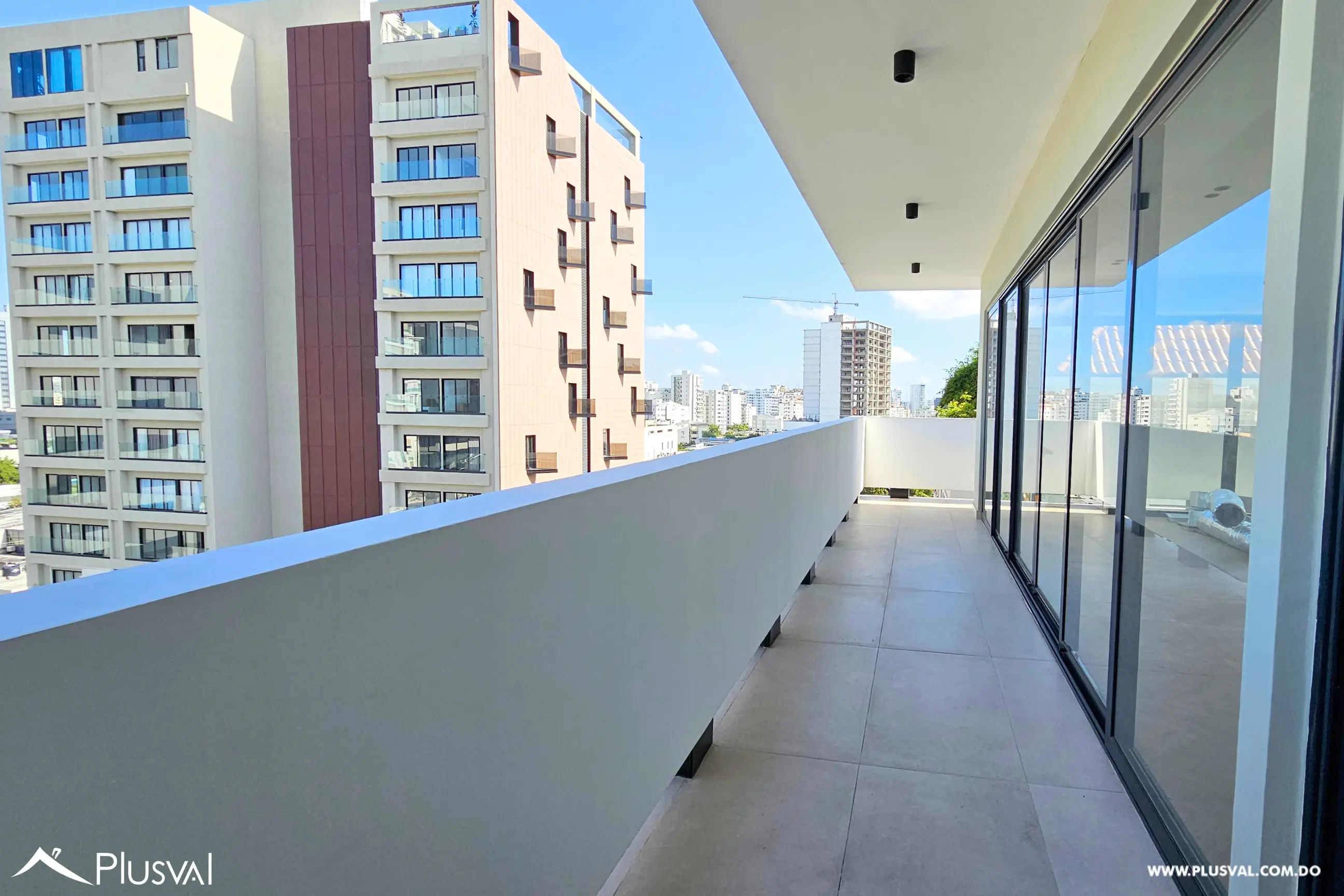 Apartamento en alquiler piso alto en Piantini 477551
