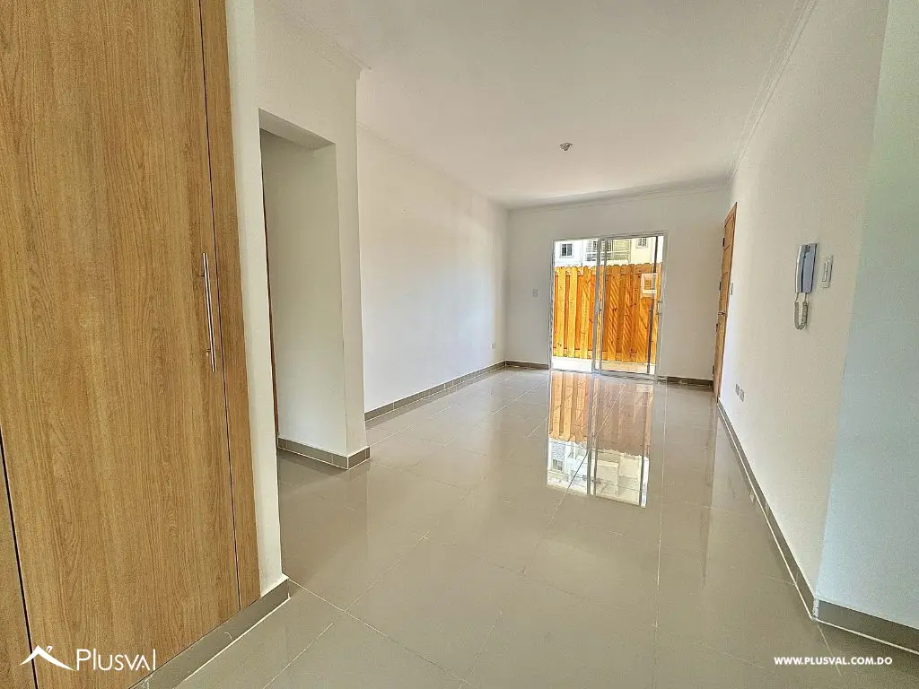 Apartamento en primer nivel, próximo al patio Colombia. 526029