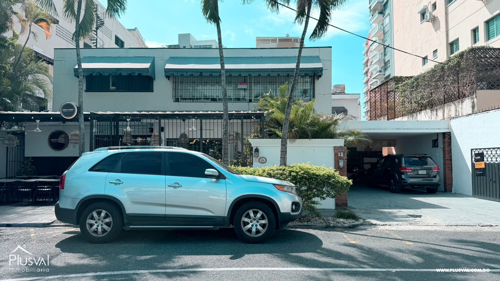 Local Comercial Amplio en Alquiler en Naco con Parqueos y Entrada Independiente 492061