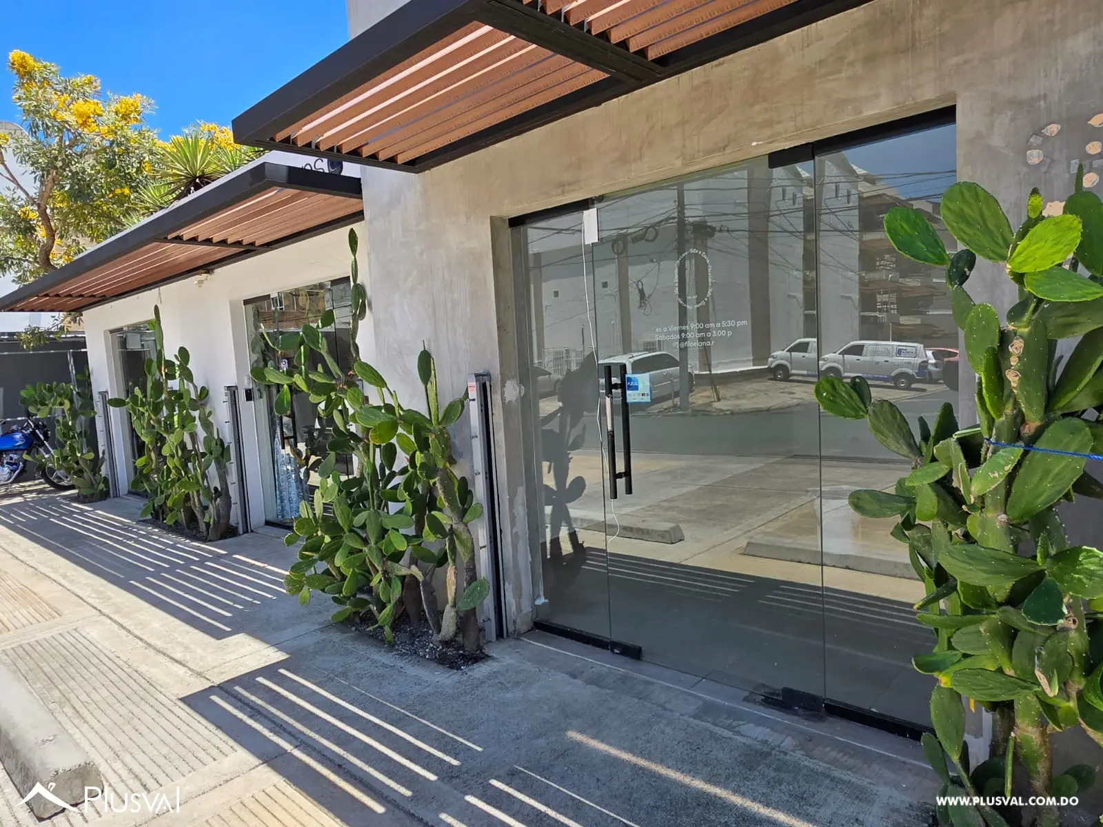 Locales en alquiler en la Urbanización Fernández 500328