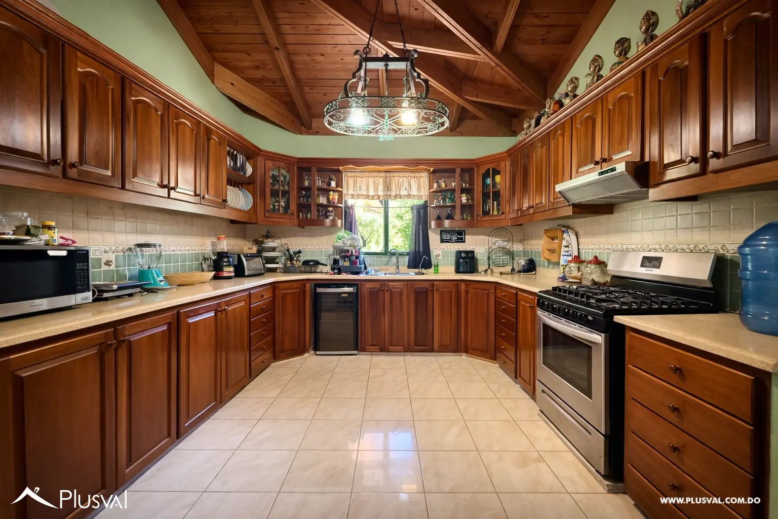 Villa en venta en metro Country Club con piscina privada y vista al campo de golf 493266