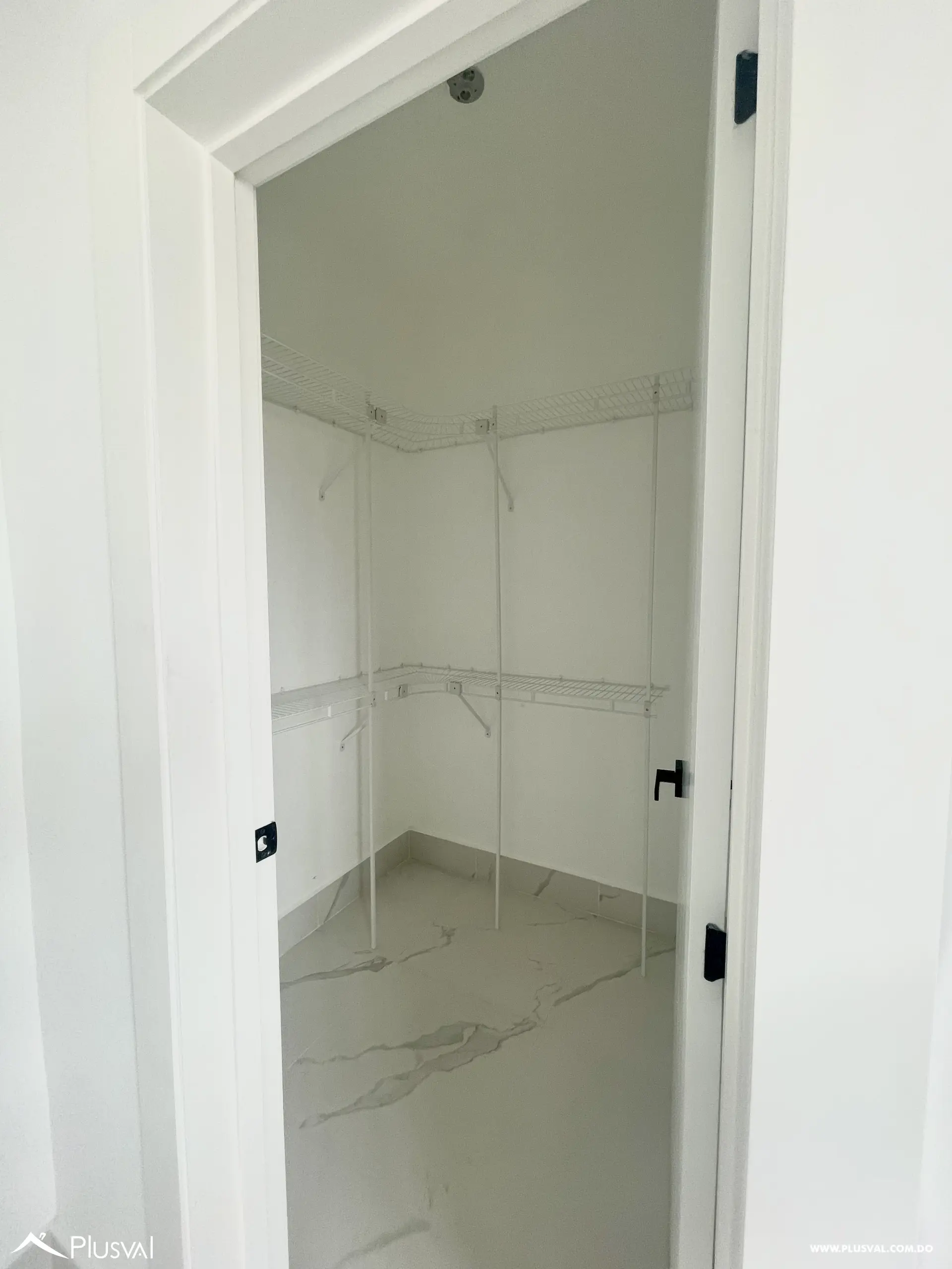 Apartamento en alquiler en Evaristo Morales 495755