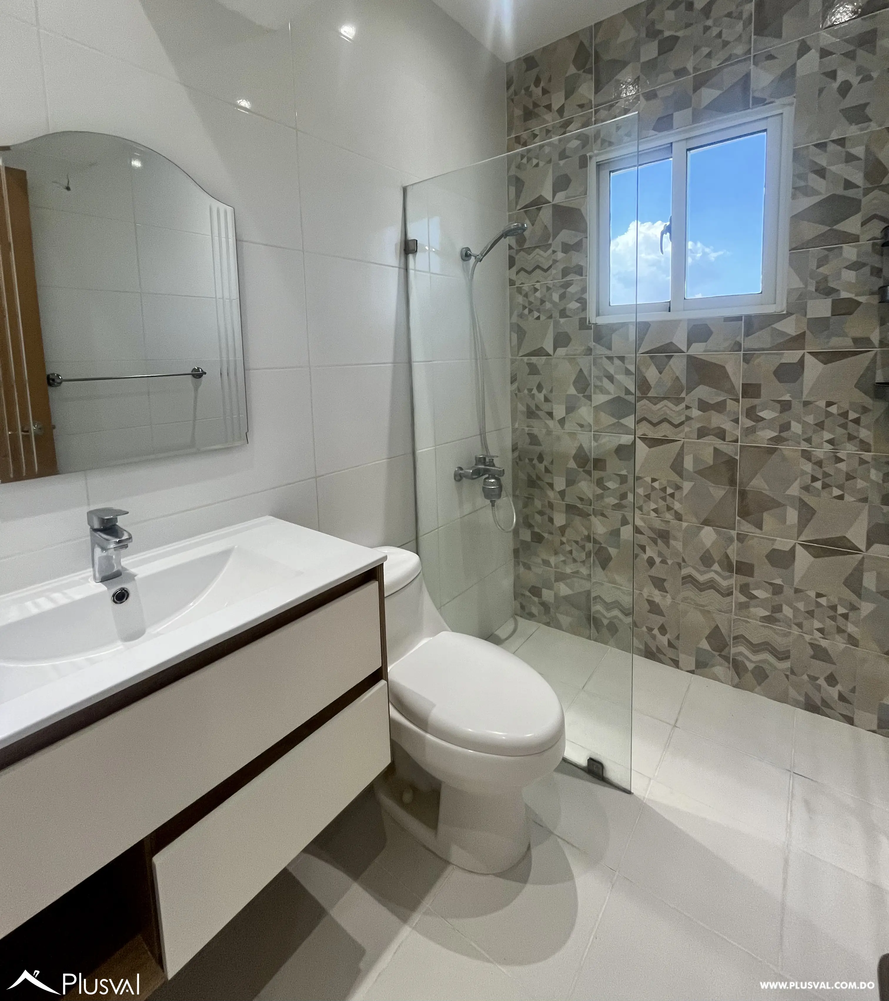 Amplio  Penthouse en venta remodelado con Terraza 481558