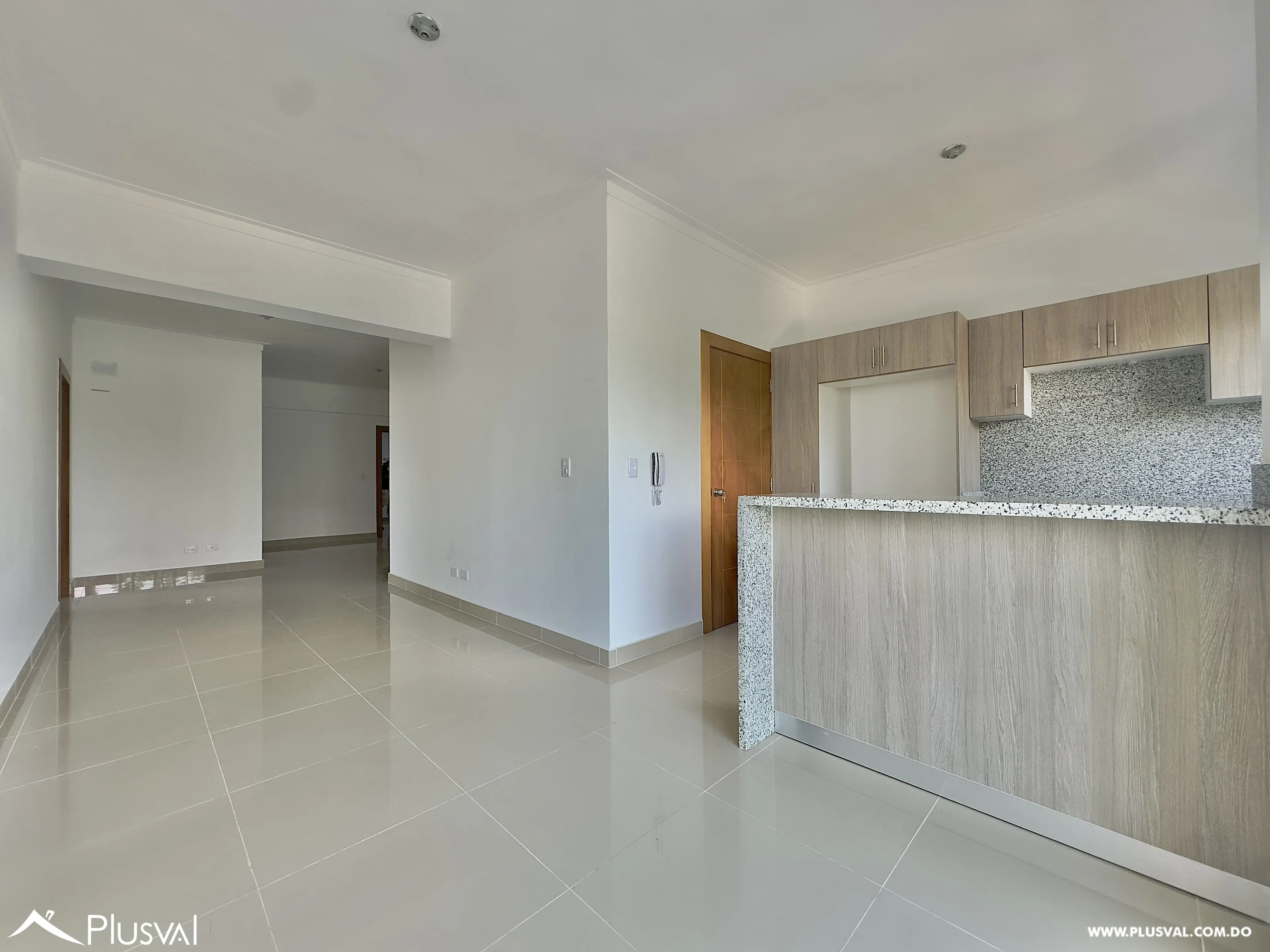 Apartamento en alquiler de 3 habitaciones en Urbanización Tropical 459782
