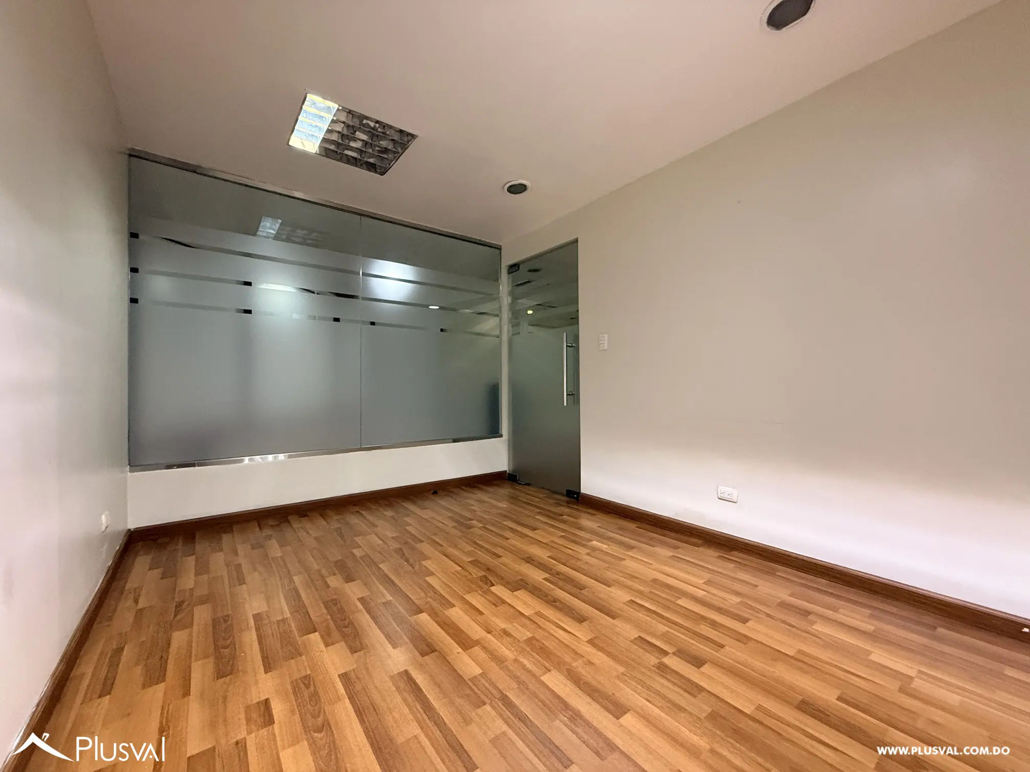 Alquiler de Local de Oficinas en Piantini - 150mts2 y 300 Parqueos 503566