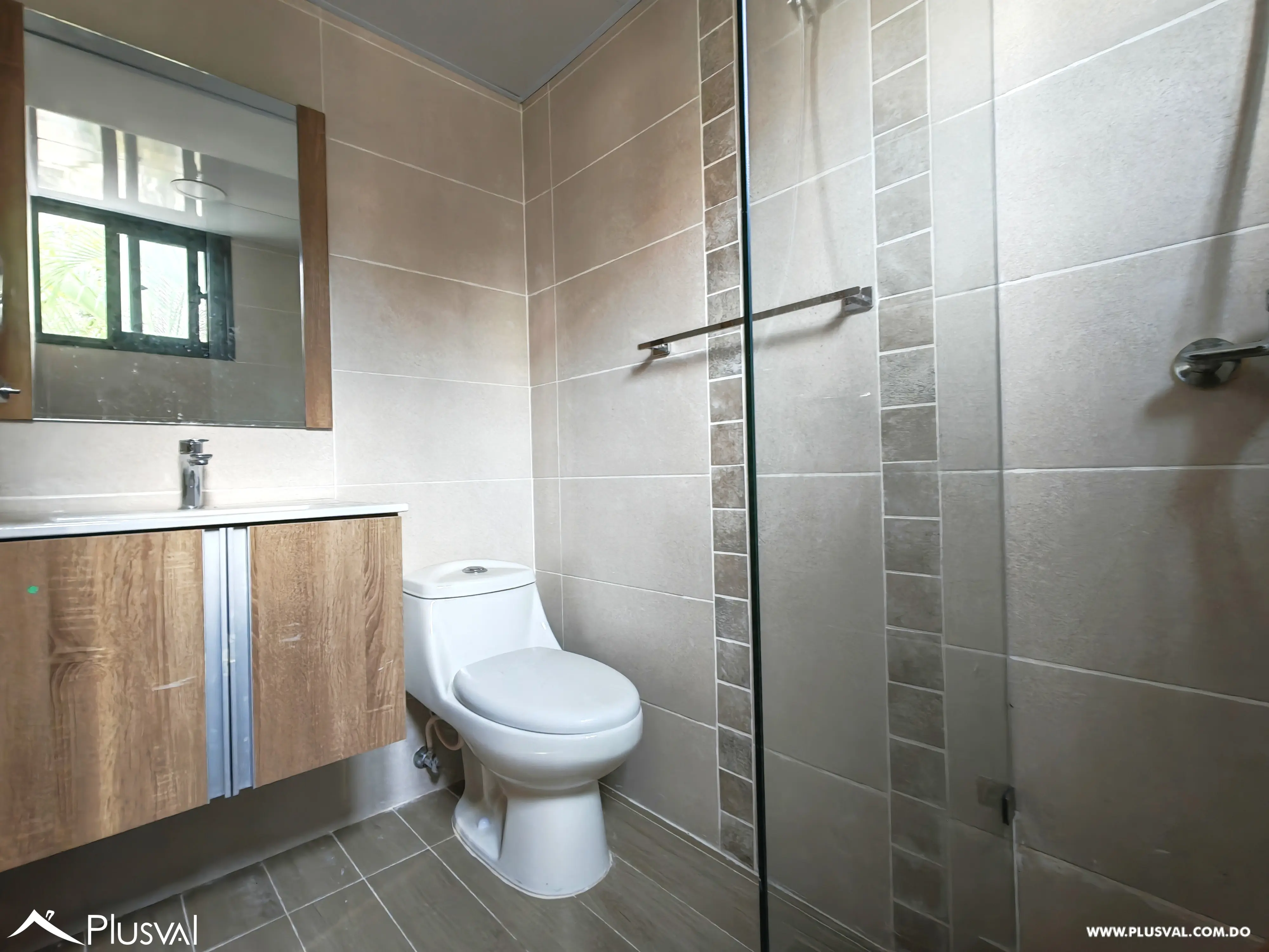 Apartamento con terraza en venta en el Vergel 527004