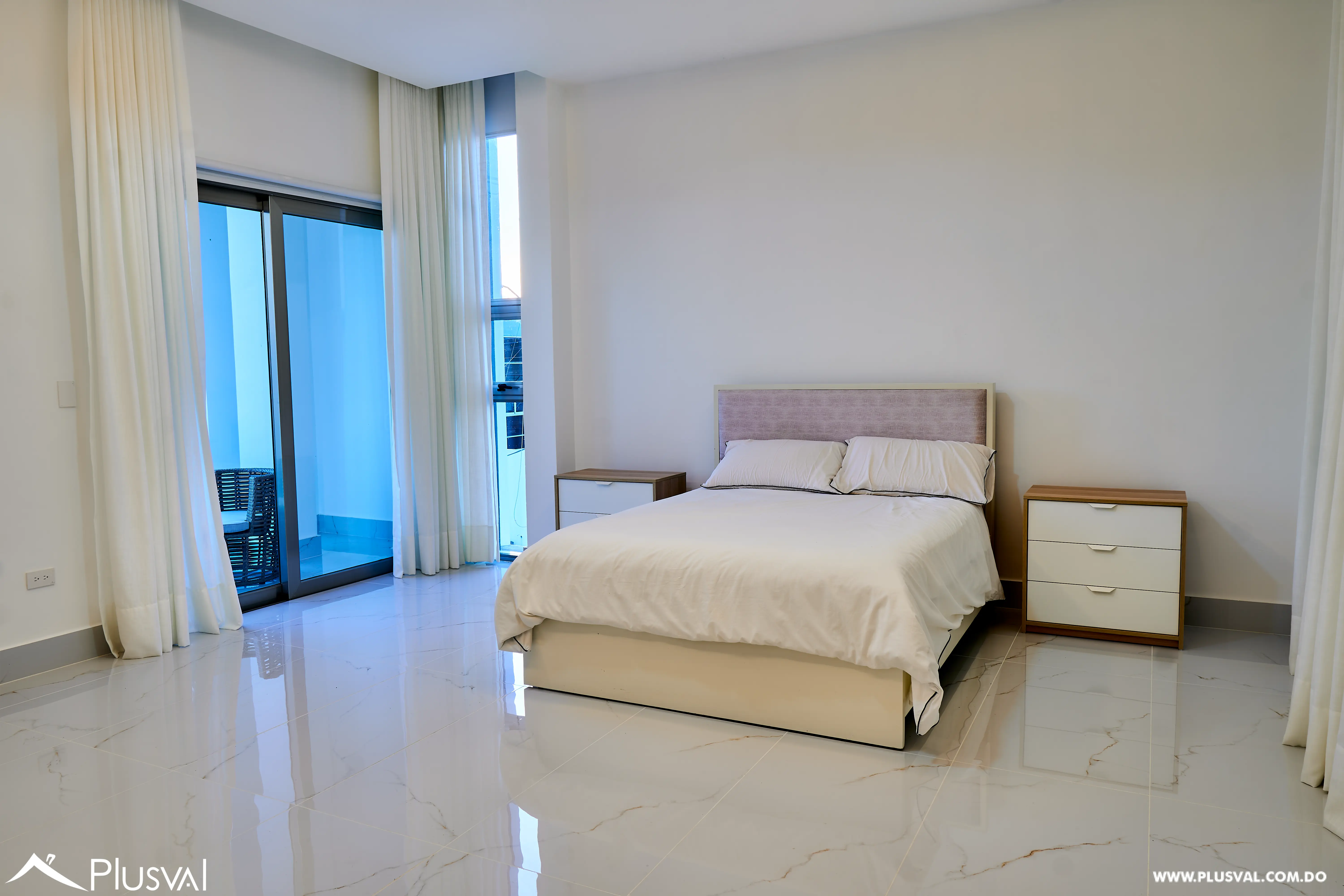 Vivienda de 2 niveles en Proyecto seguro de Santiago. 485470