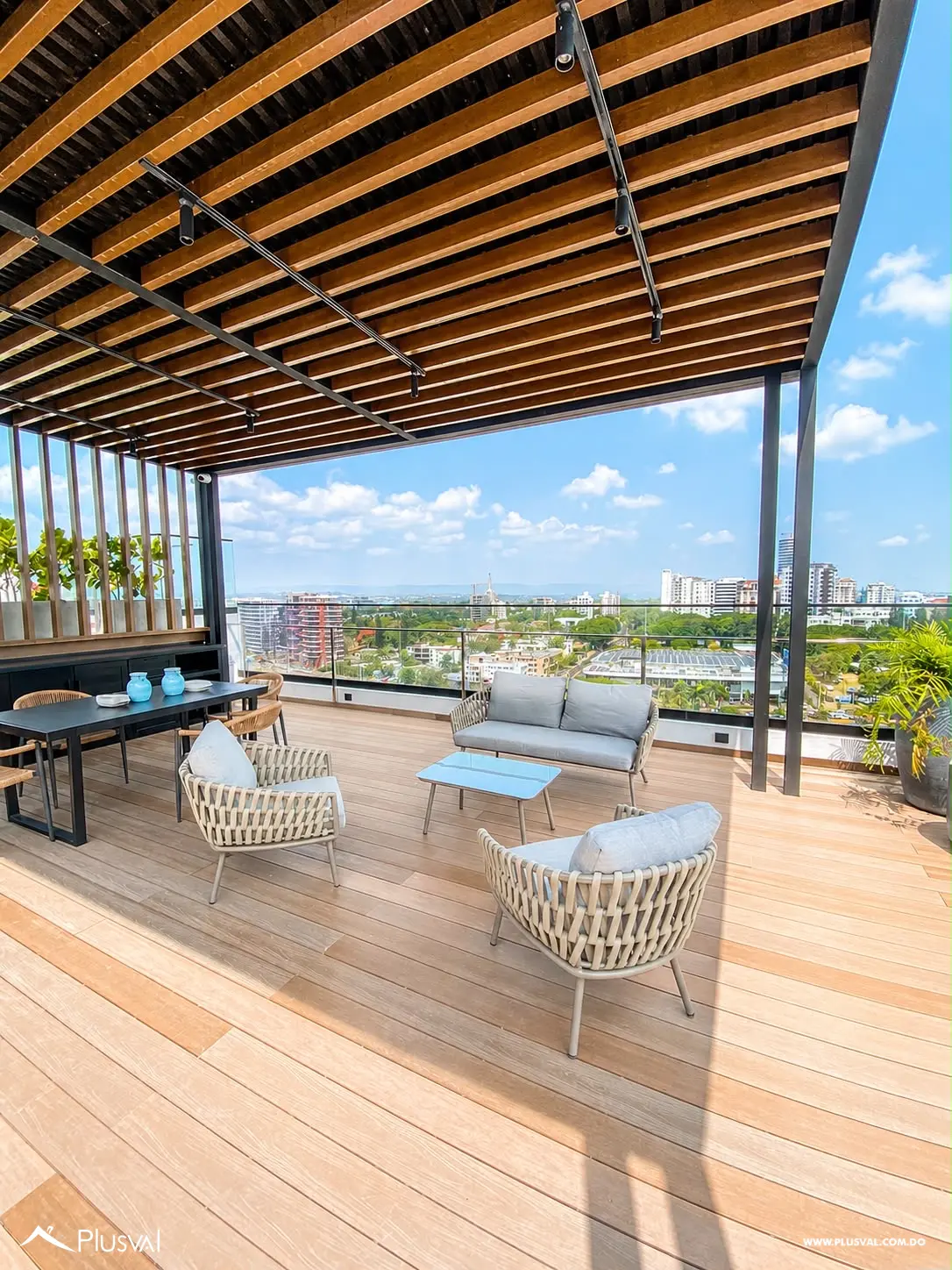Apartamento Amueblado en Alquiler con Increíbles Vistas en La Esmeralda 517914