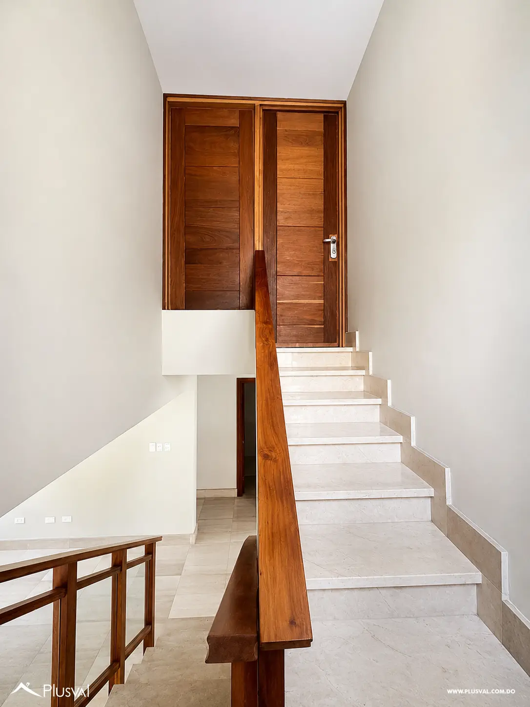 Casa en alquiler en Ensanche Paraíso | Uso residencial o comercial 520019