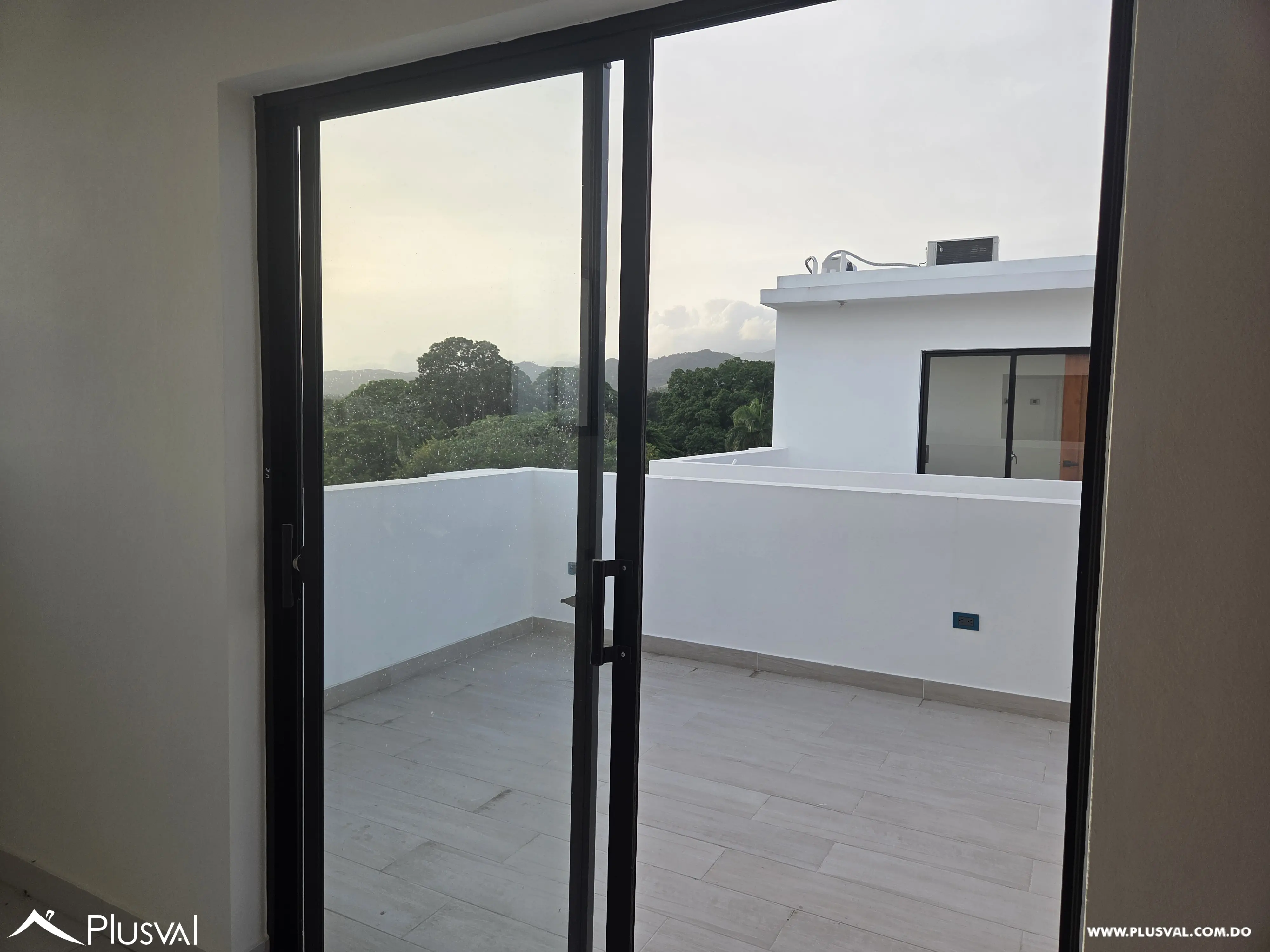 Hermoso Apartamento de Dos Niveles  Tipo PH  en Venta Con Amplia Terraza en Moca 522067