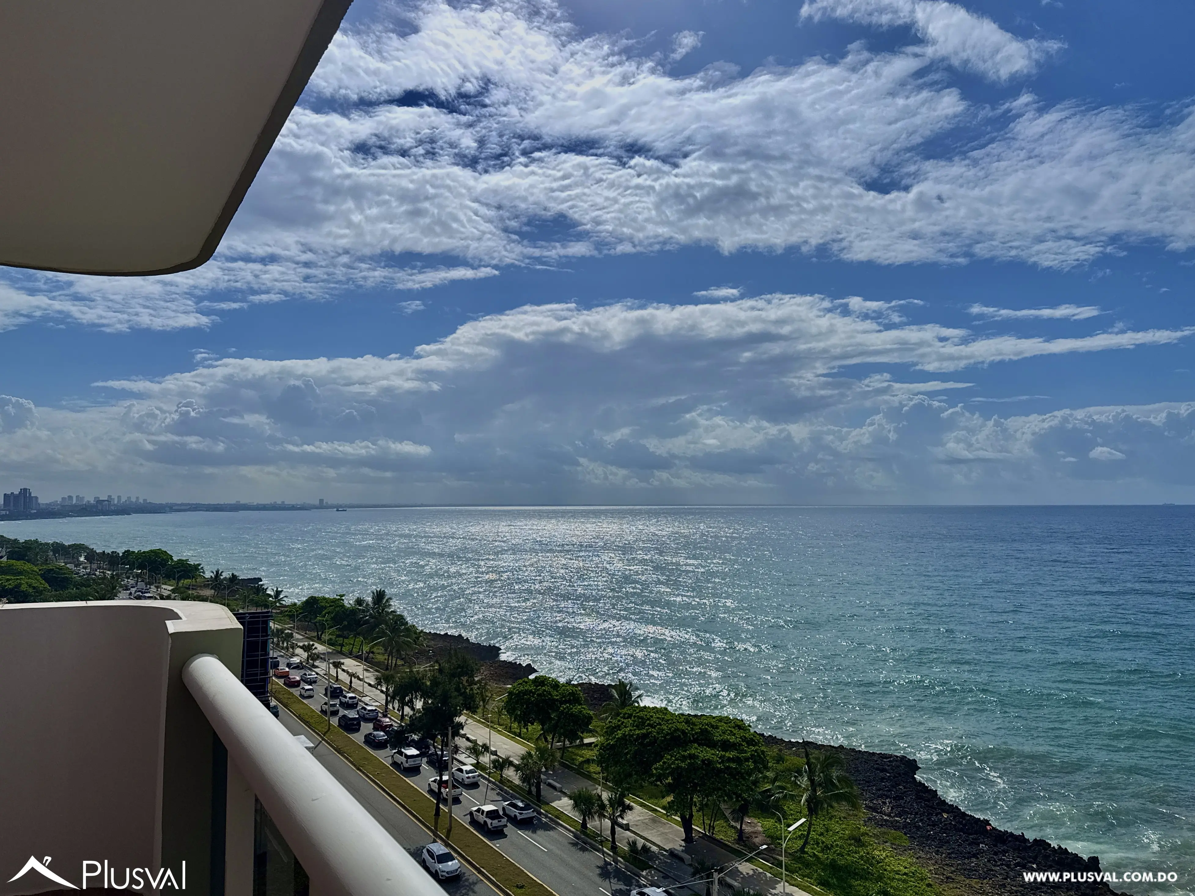 Apartamento amueblado piso 10 con espectacular vista al mar, jacuzzi privado, 4 balcones en Malecón Santo Domingo 506600