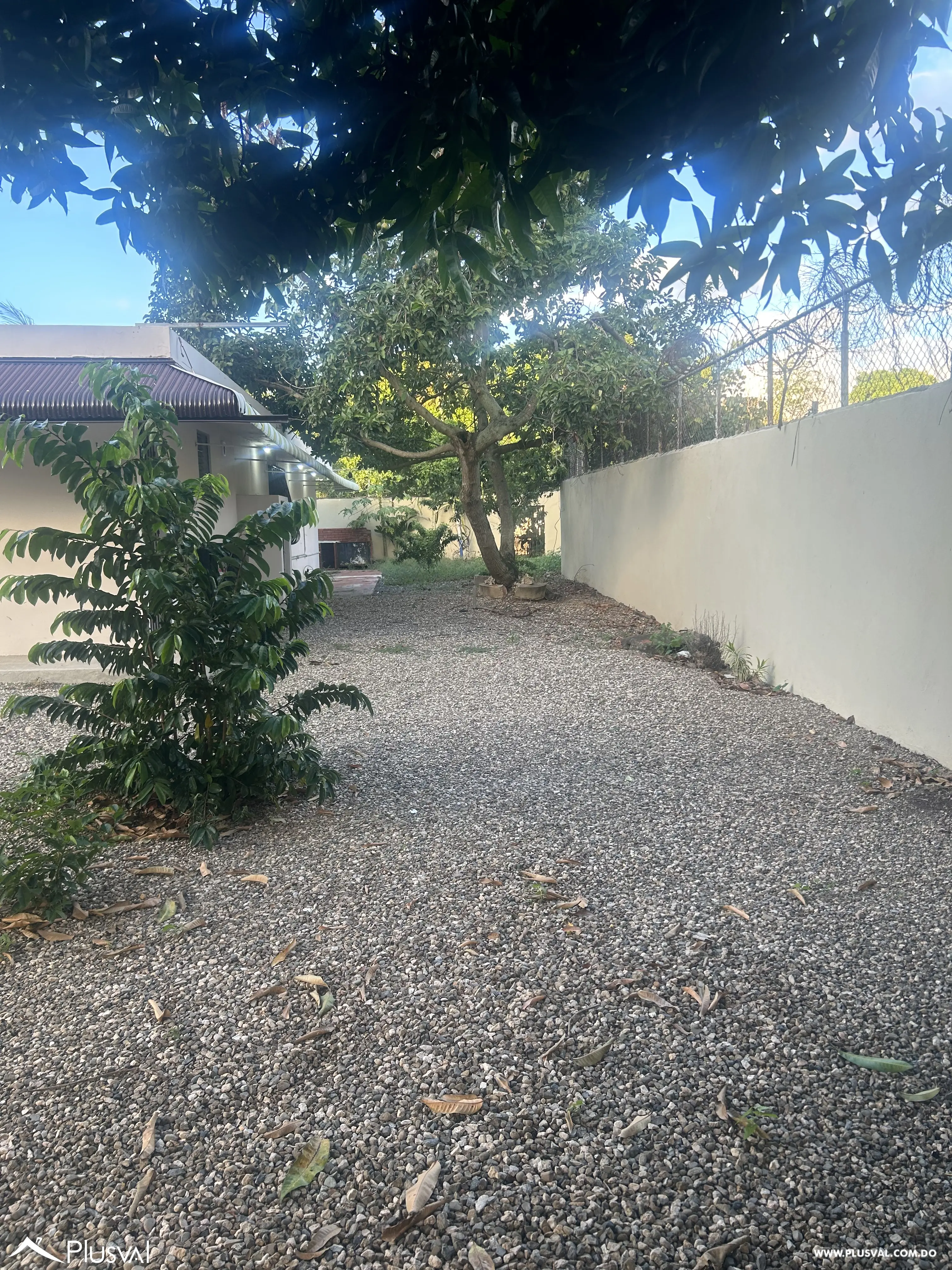 Amplia Casa en Alquiler Con Potencial Comercial 474599