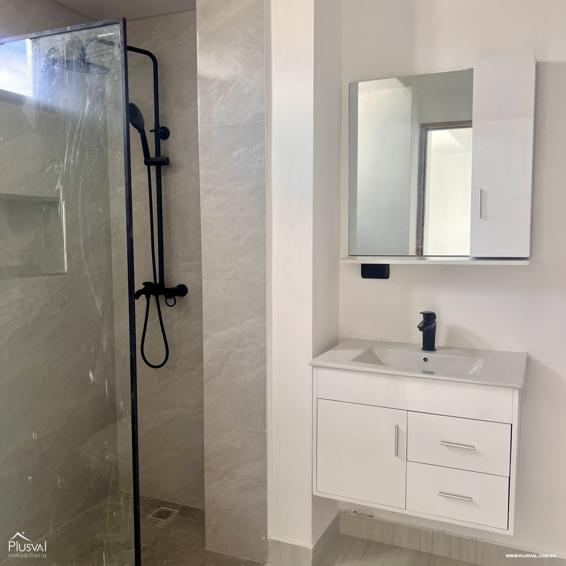 Apartamentos en la Urbanizacion Tropical 431161