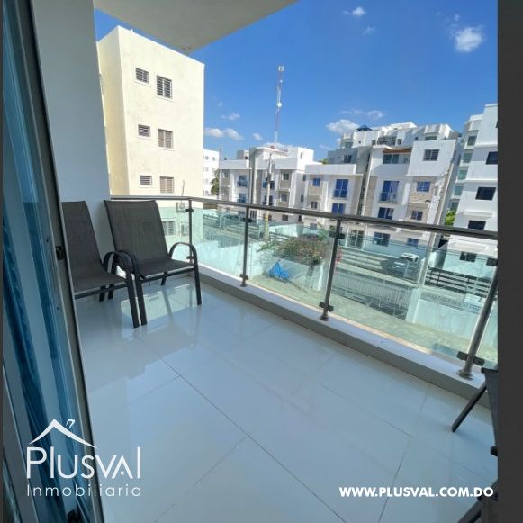 Amplio apartamento en venta, en zona tranquila de Santiago. 287012