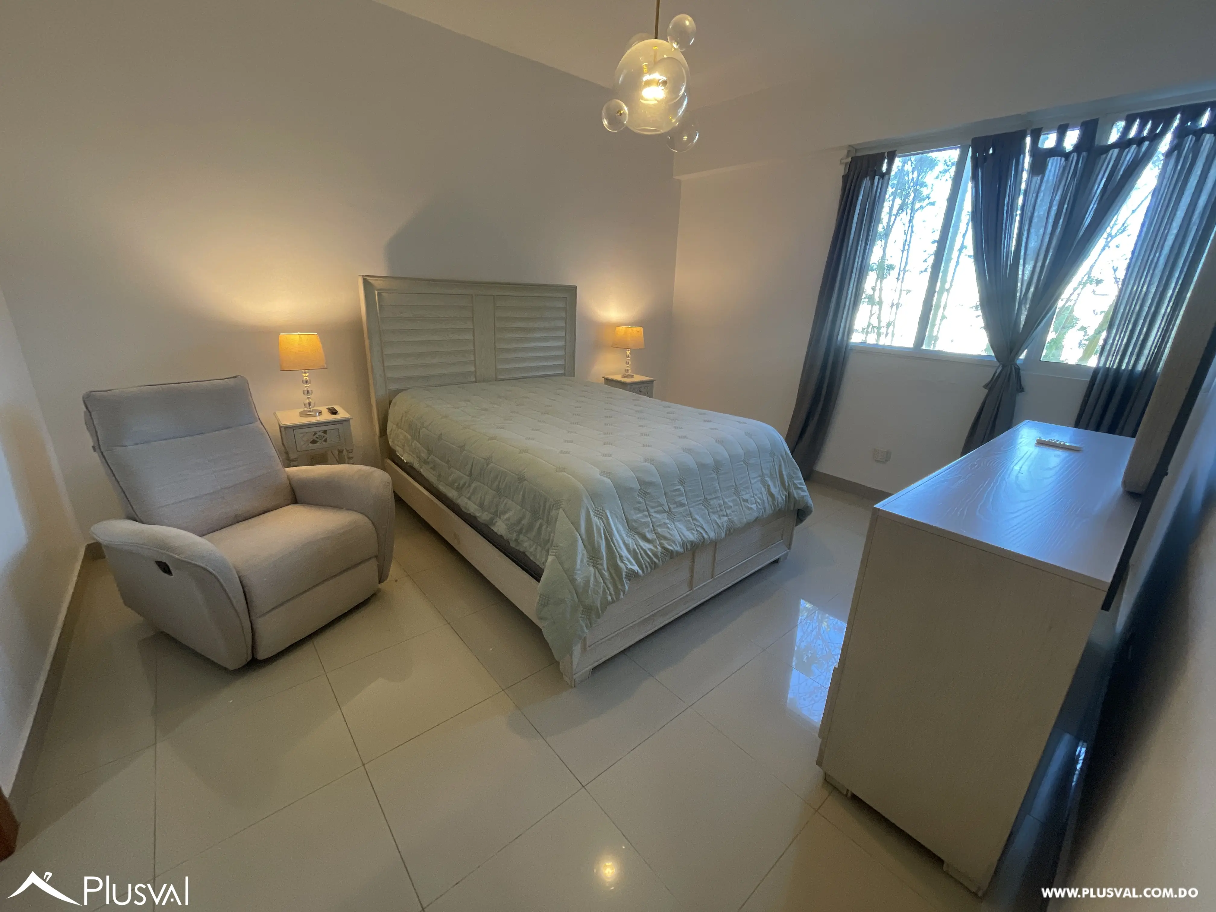 Apartamento de 3 habitaciones con vista al mar en Gazcue | 161 m² 483436