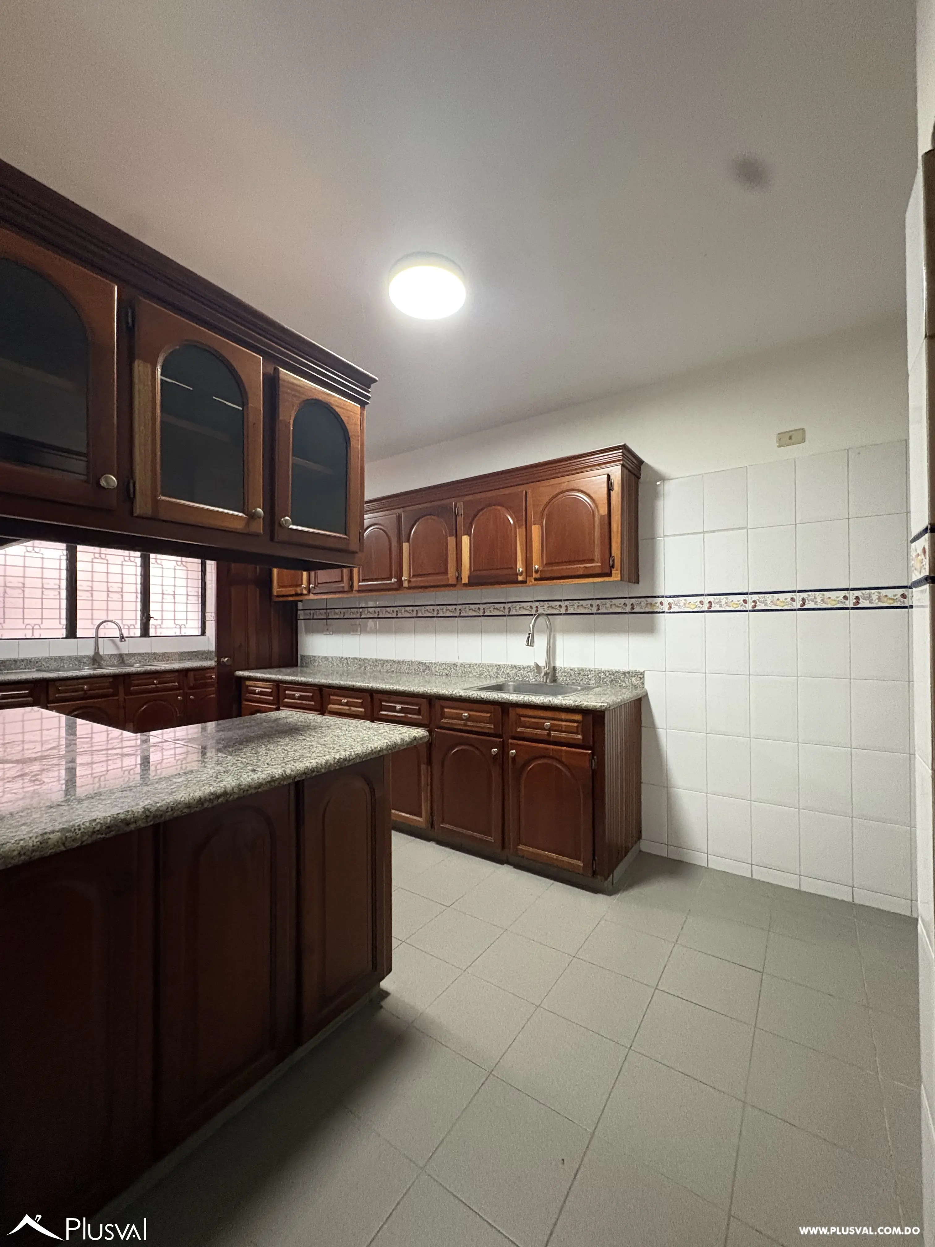 Apartamento en Alquiler en el Naco, Clásico, amplio y muy bien cuidado 507590