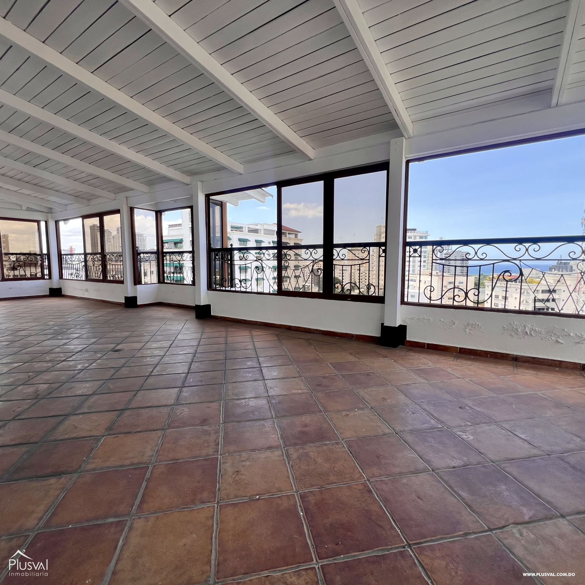 Penthouse en venta con vista al mar en Los Cacicazgos 436642