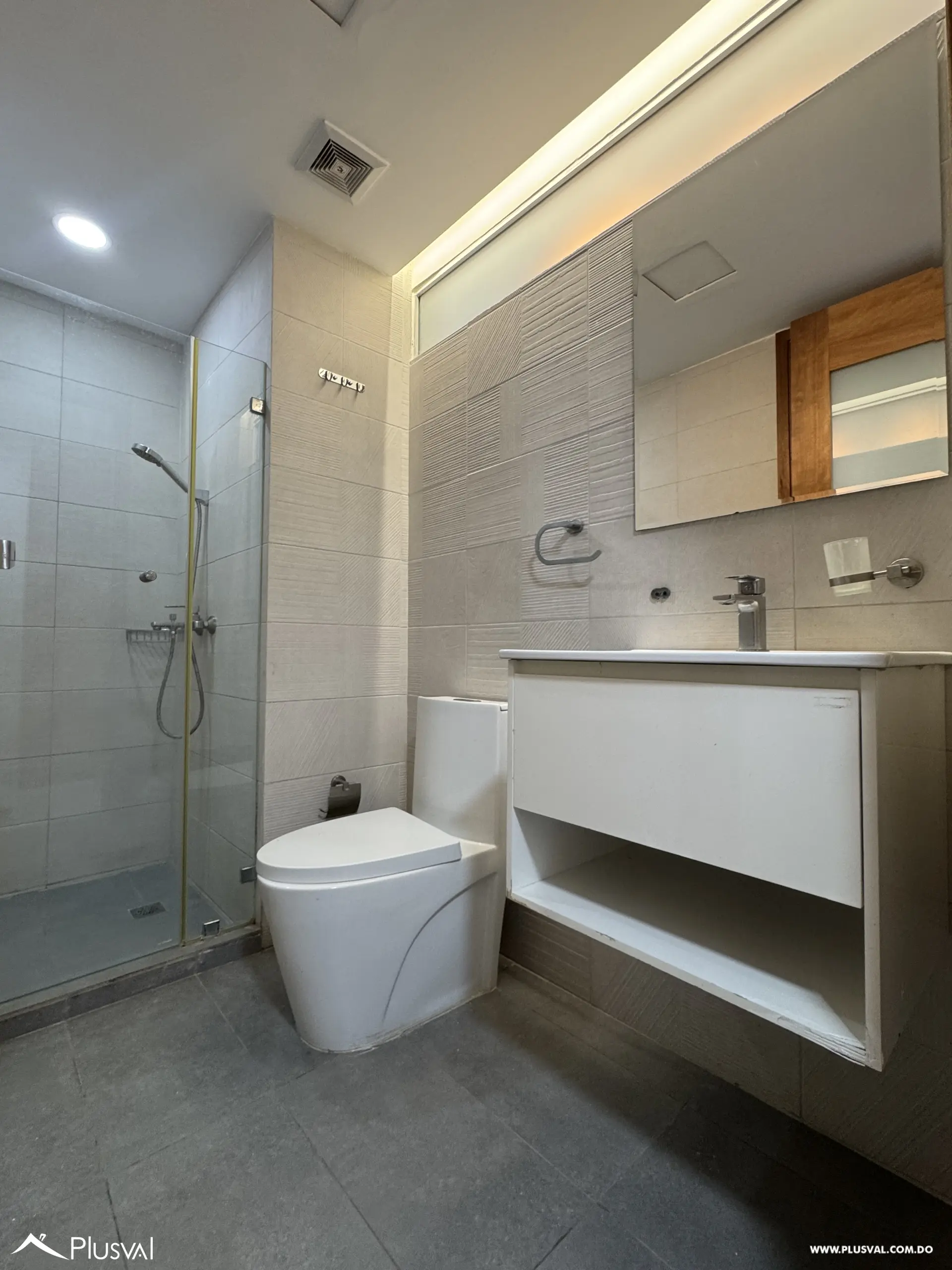 Alquiler apartamento de 3 habitaciones en Evaristo Morales. 518471