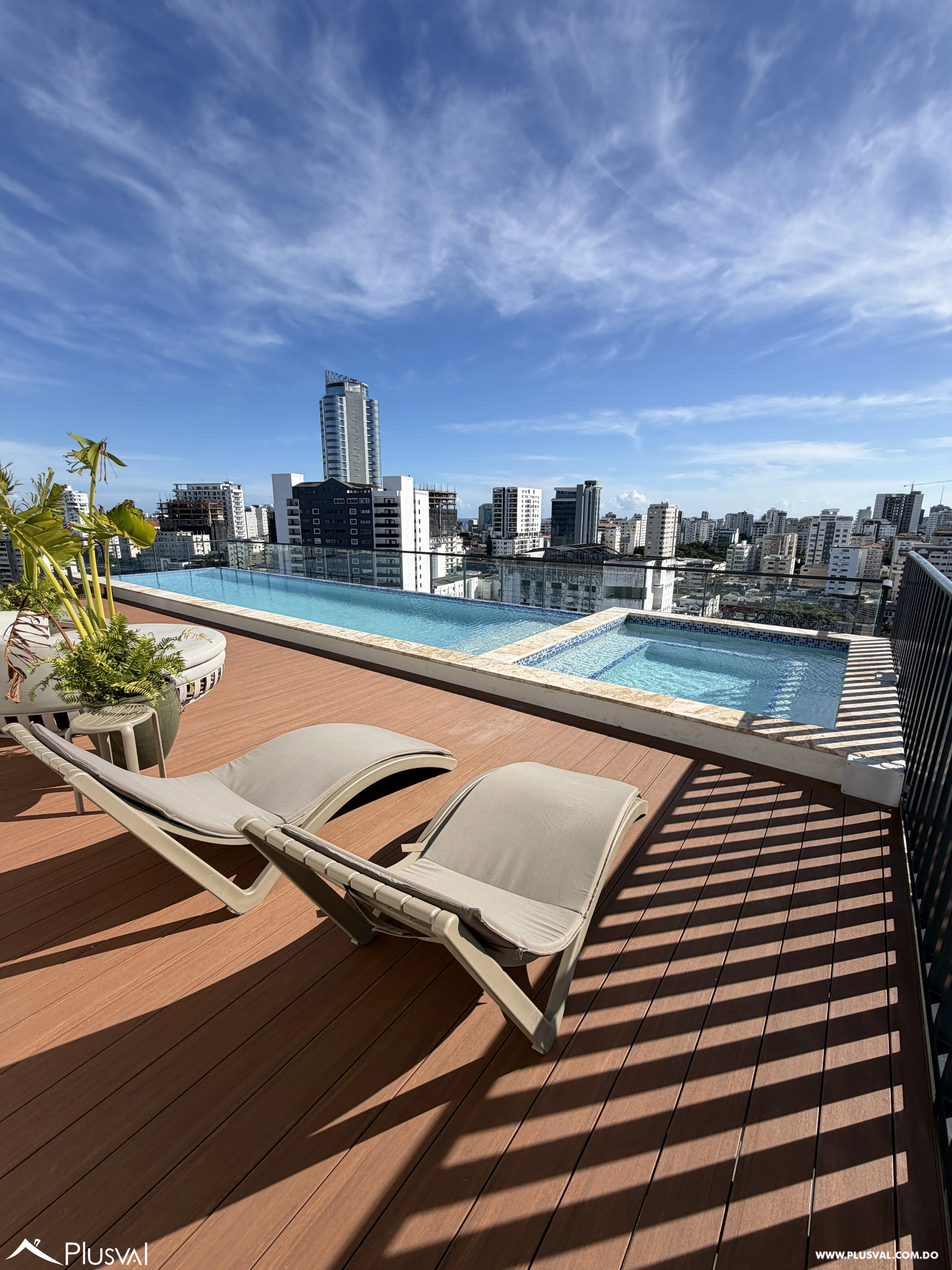 Naco | Piso Alto con Vistas | 2 Hab + 2.5 Baños 481518