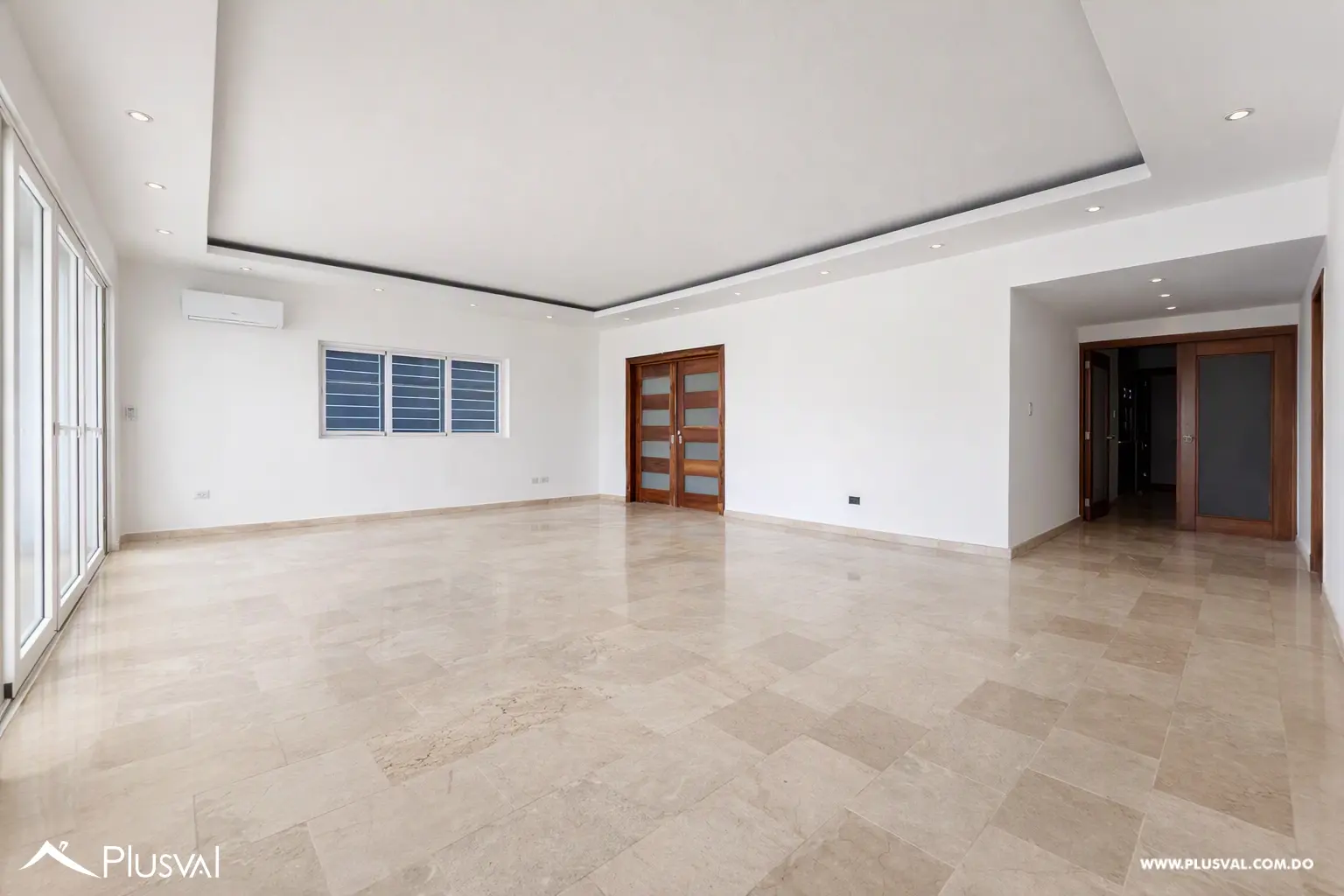 Apartamento exclusivo de 275 m² con estudio y acabados en mármol Evaristo Morales 529287