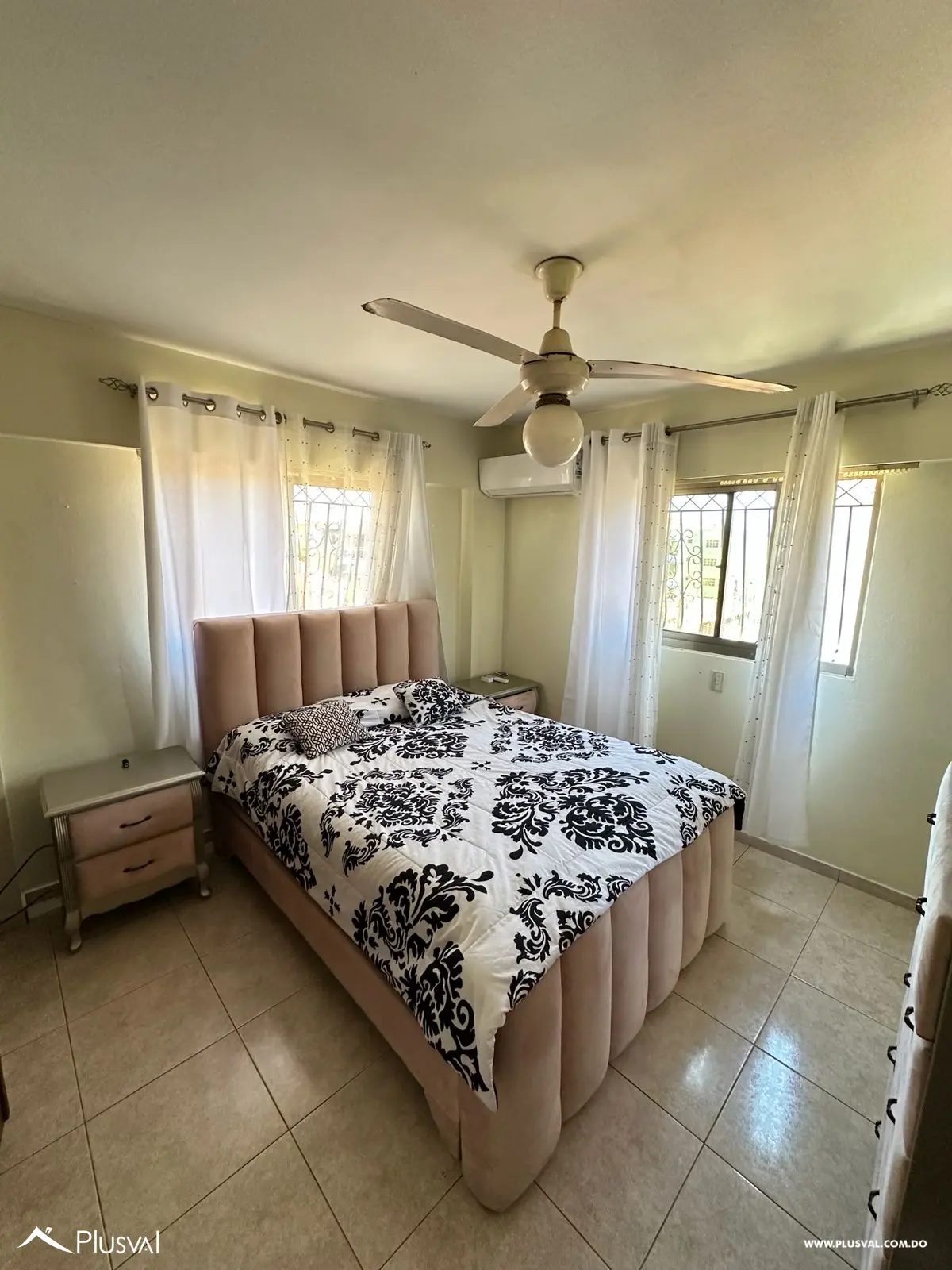 Corales del Sur - se vende apartamento amueblado 4to piso 506178