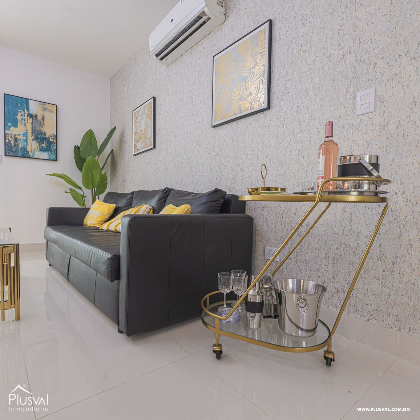Exclusivo Apartamento Amueblado de 3 Habitaciones 245016