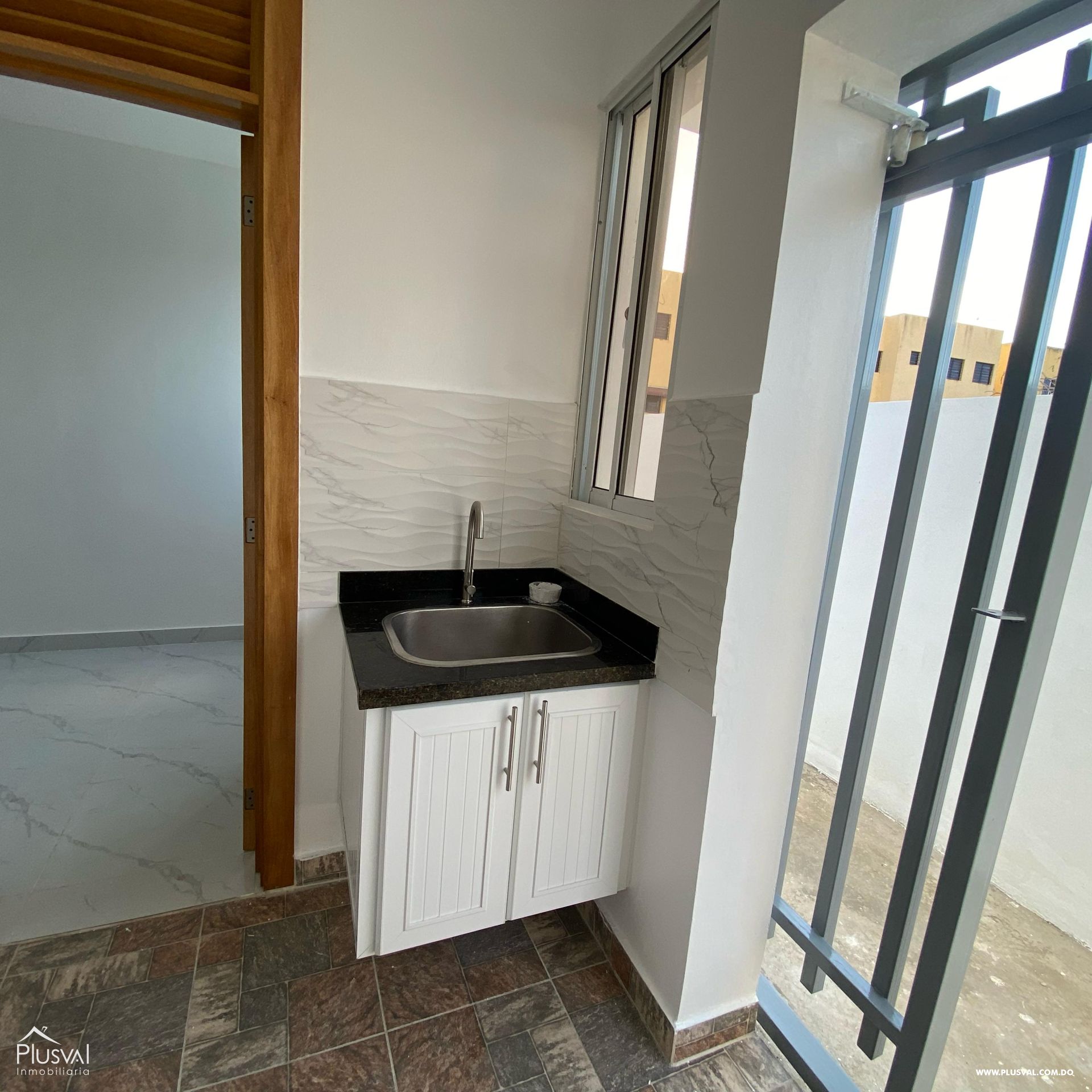 Hermosa Casa en proyecto Cerrado con fachada Moderna y amplios espacios 419374