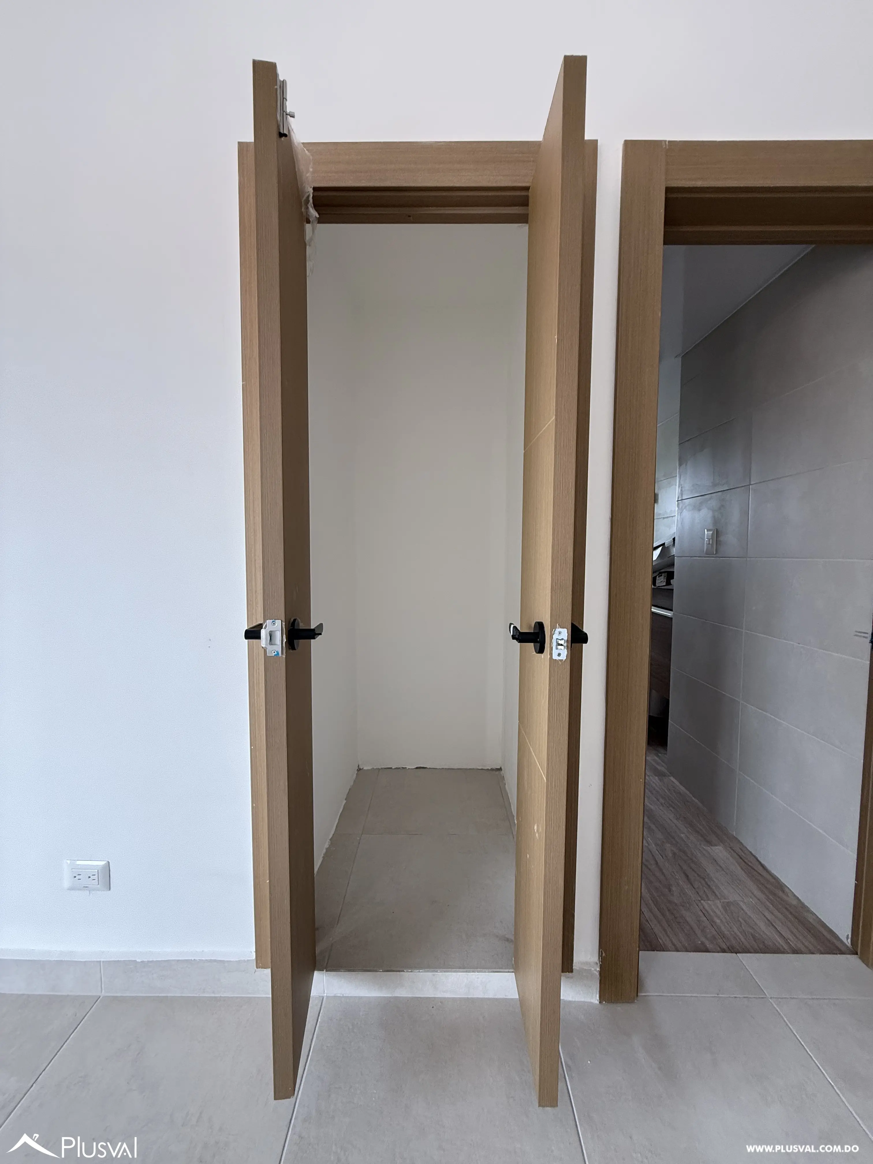 Apartamento en venta en Juan Dolio,  a 5 minutos de la playa.  Nuevo para estrenar. 485952